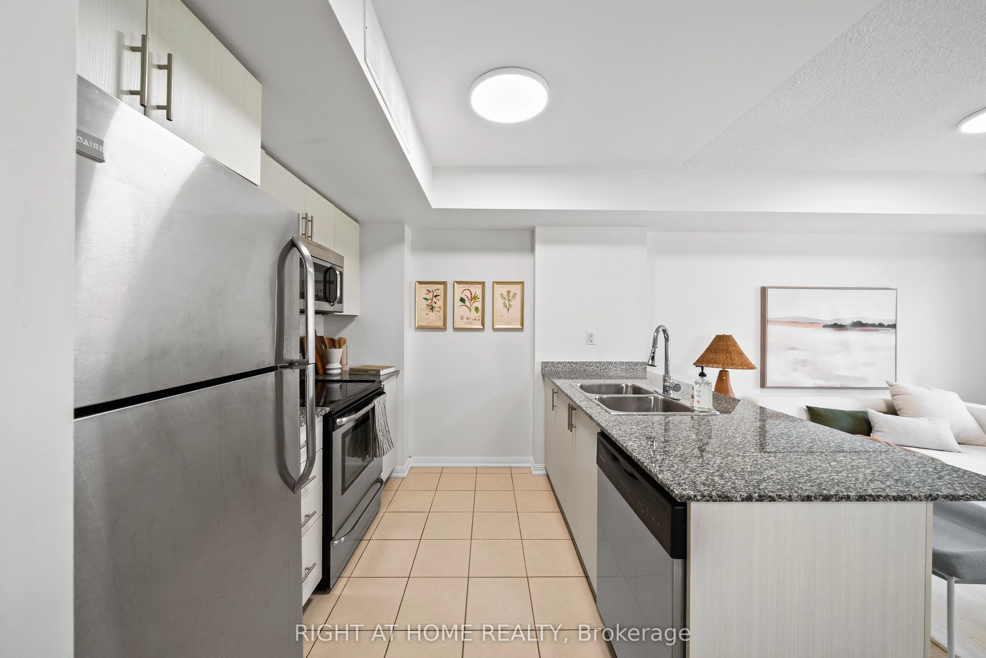 11 Foundry Avenue, #229