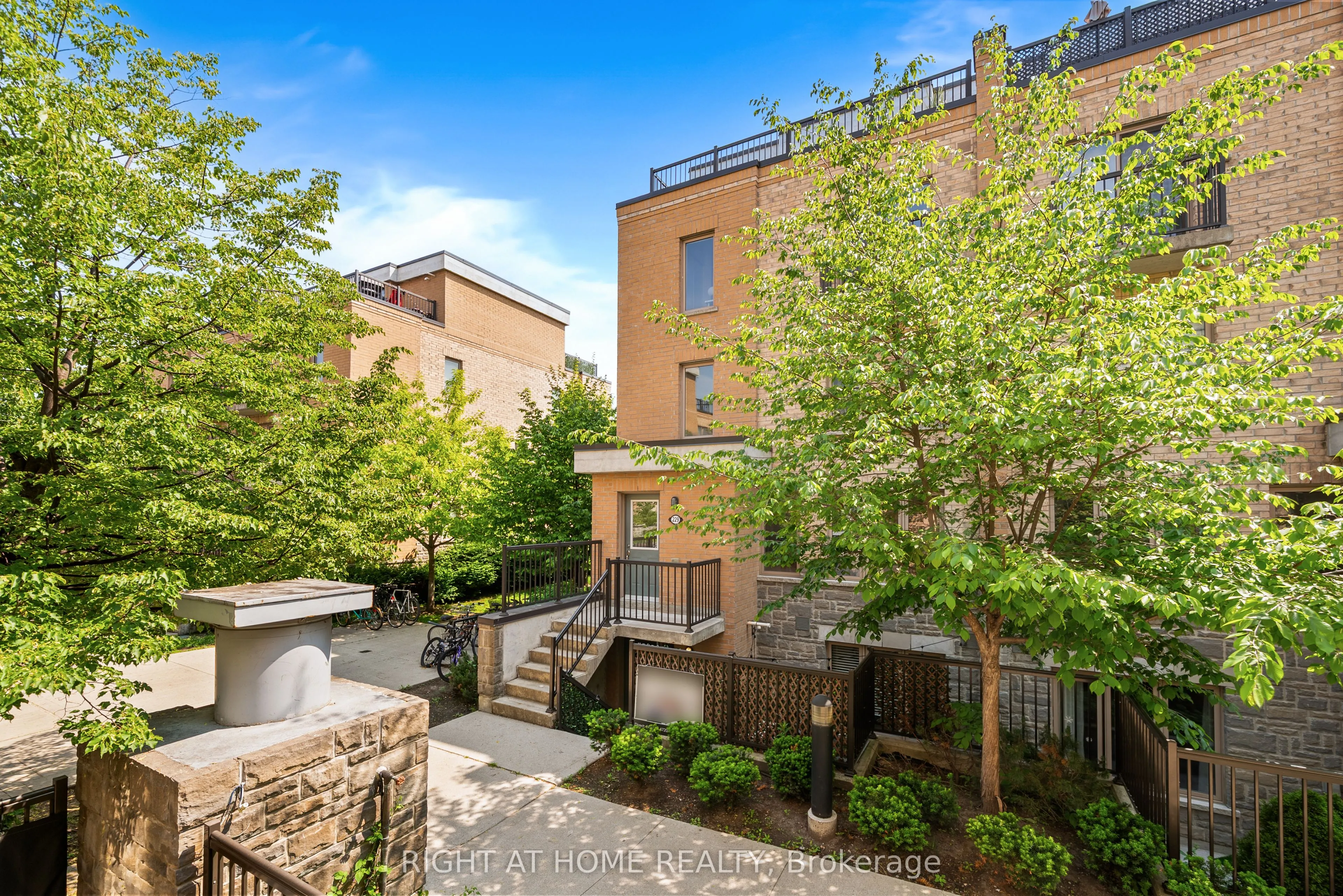 11 Foundry Avenue, #229
