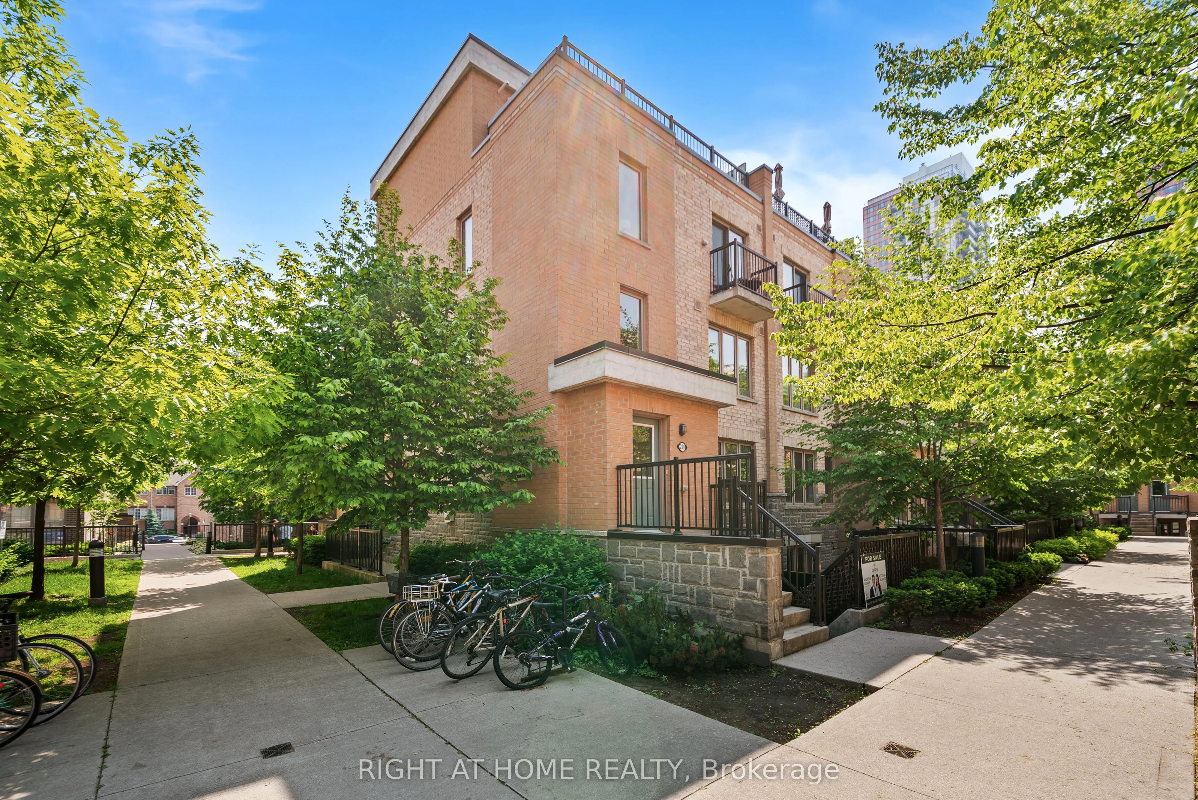 11 Foundry Avenue, #229