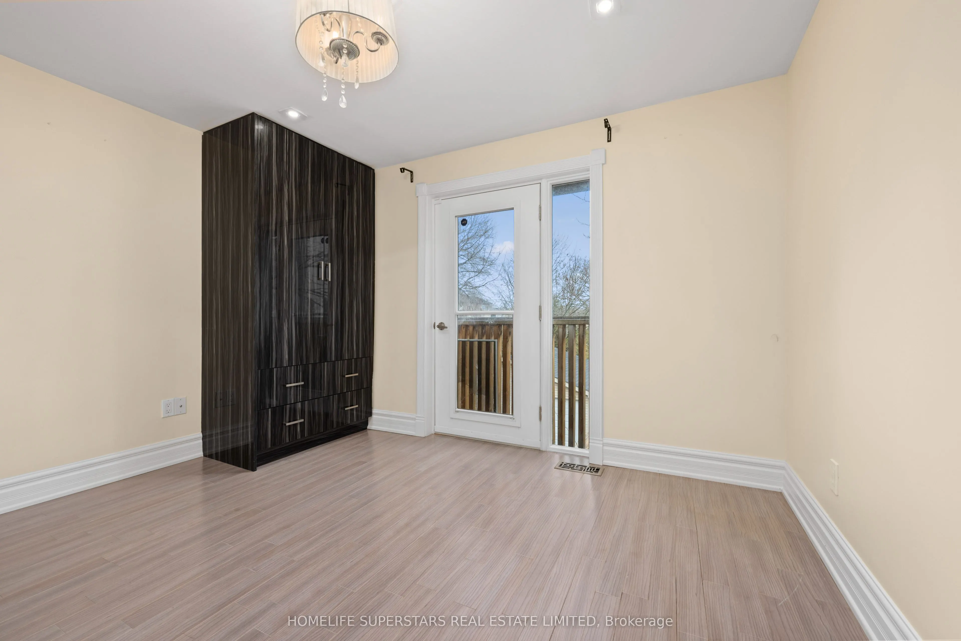 5 Aldgate Avenue