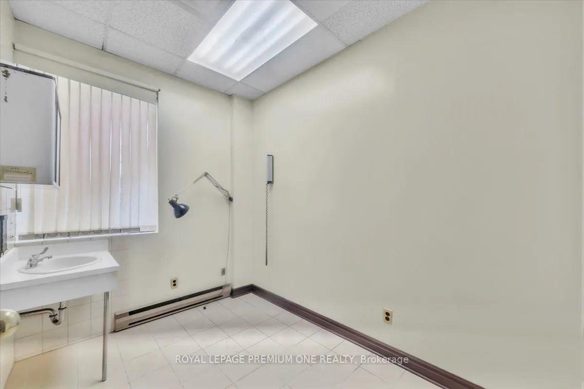3530 Derry Road E, #102