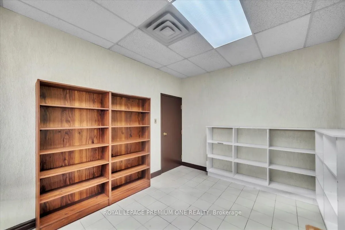 3530 Derry Road E, #102