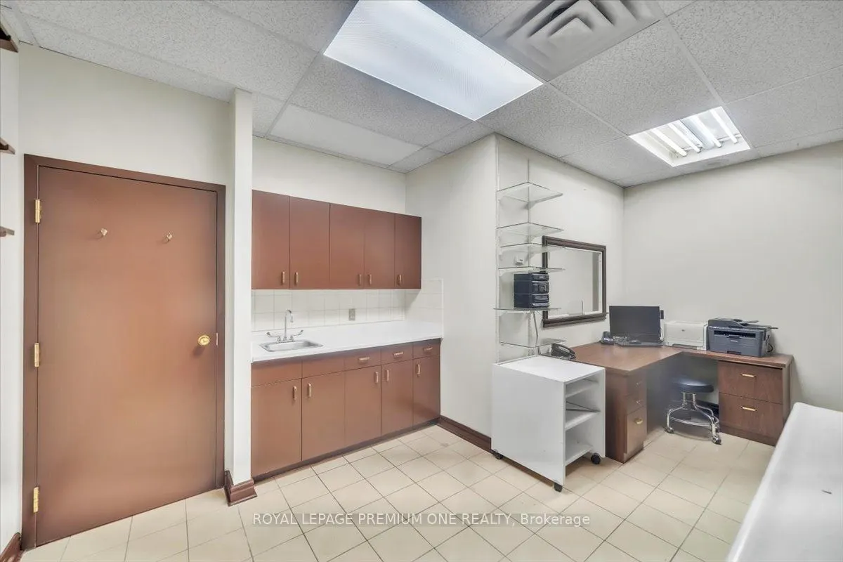 3530 Derry Road E, #102