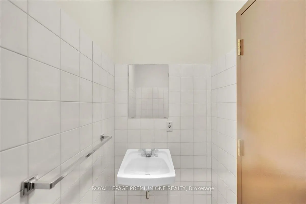 3530 Derry Road E, #102