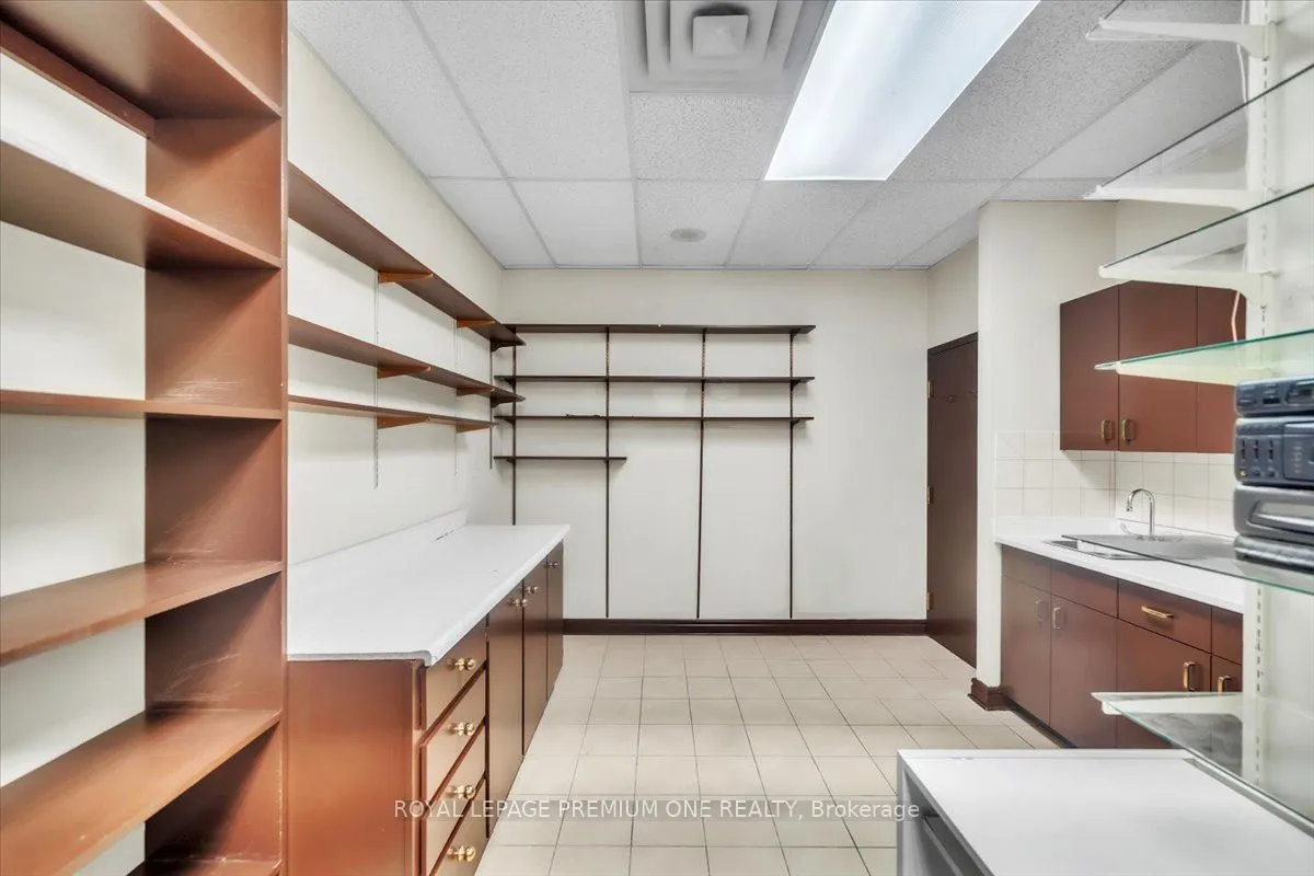 3530 Derry Road E, #102