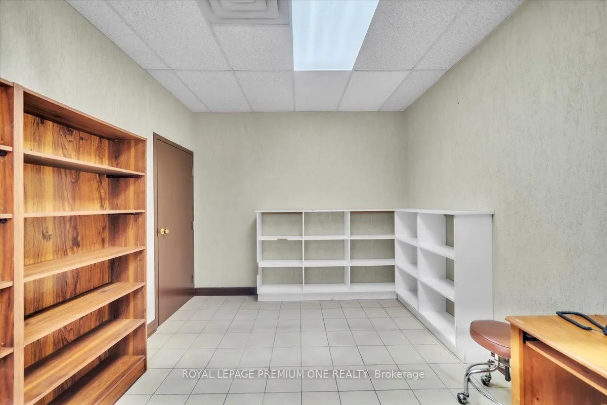 3530 Derry Road E, #102