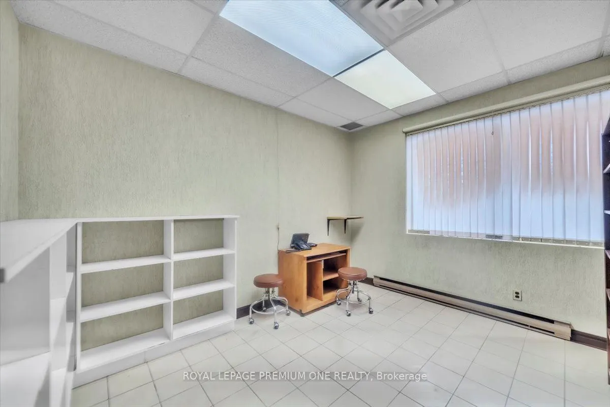 3530 Derry Road E, #102