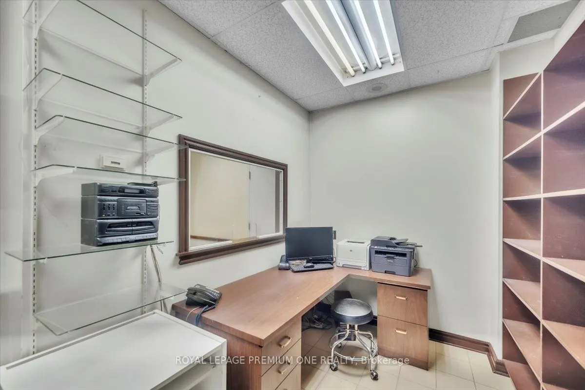 3530 Derry Road E, #102