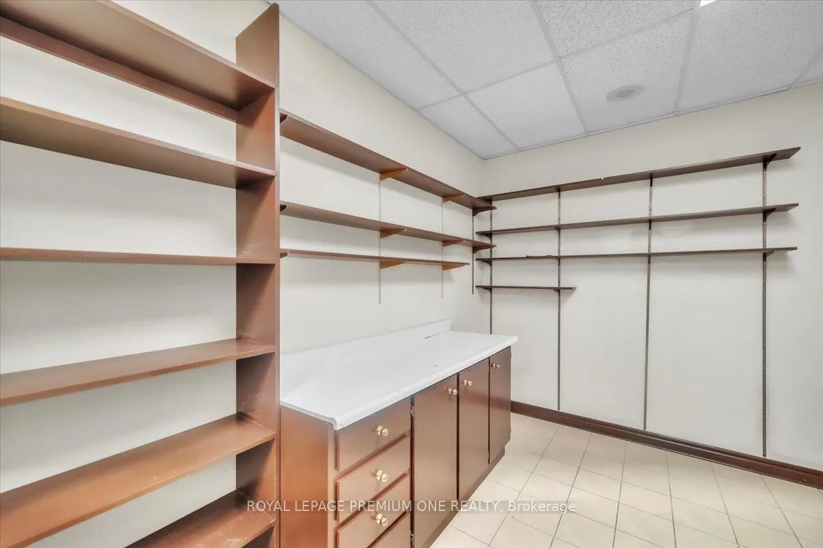 3530 Derry Road E, #102