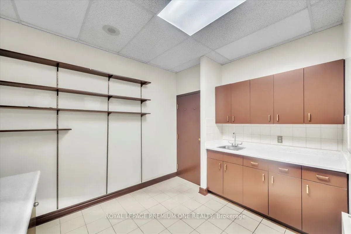 3530 Derry Road E, #102