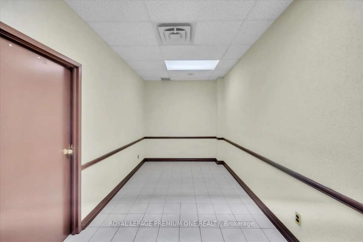 3530 Derry Road E, #102