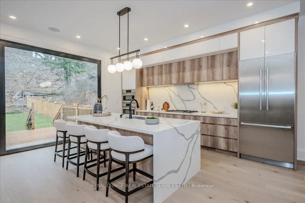 78 South Kingsway