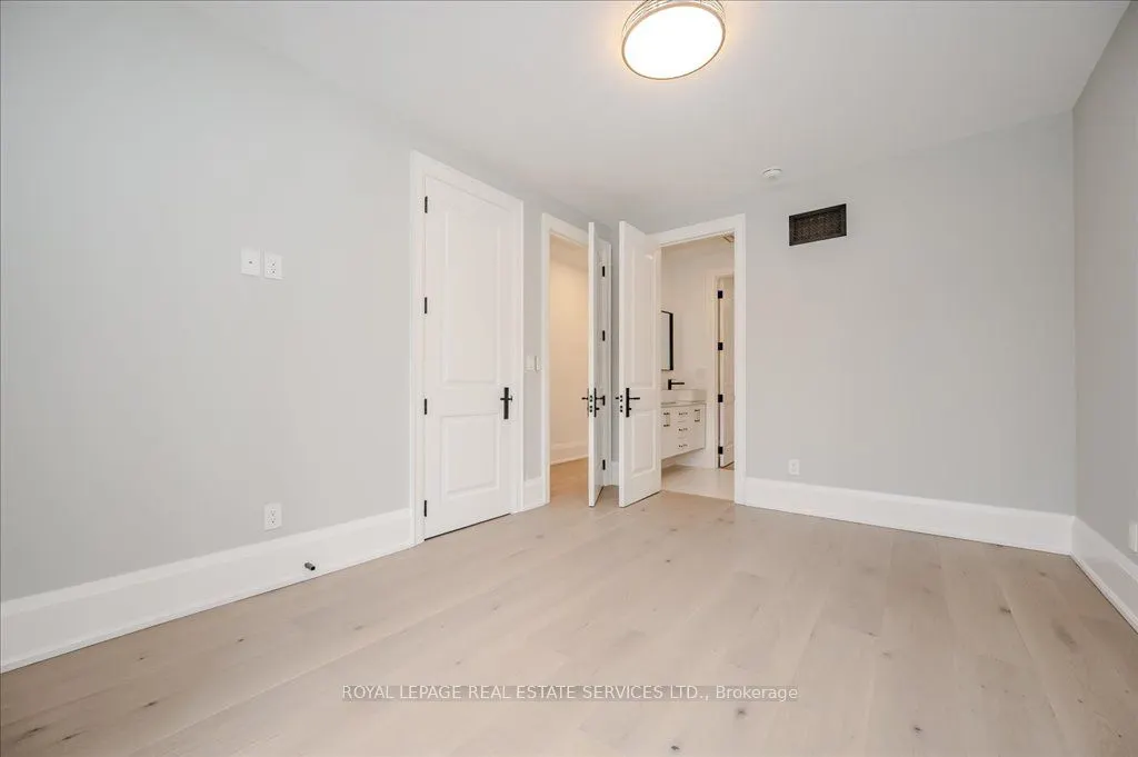 78 South Kingsway