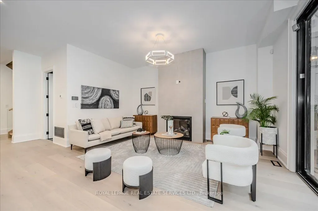 78 South Kingsway