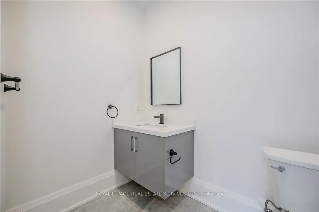 78 South Kingsway