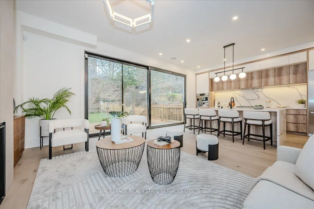 78 South Kingsway