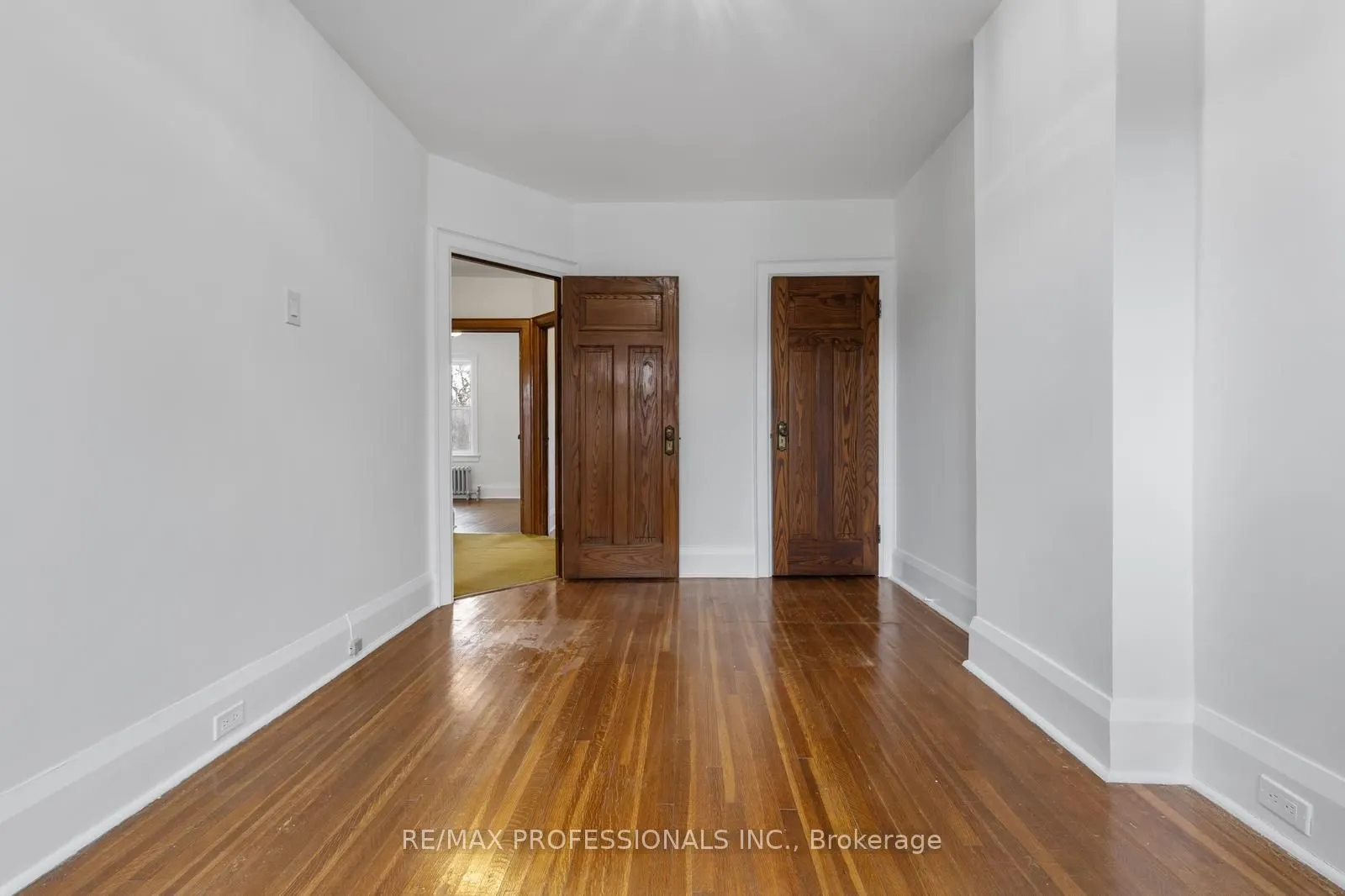 377 Armadale Avenue
