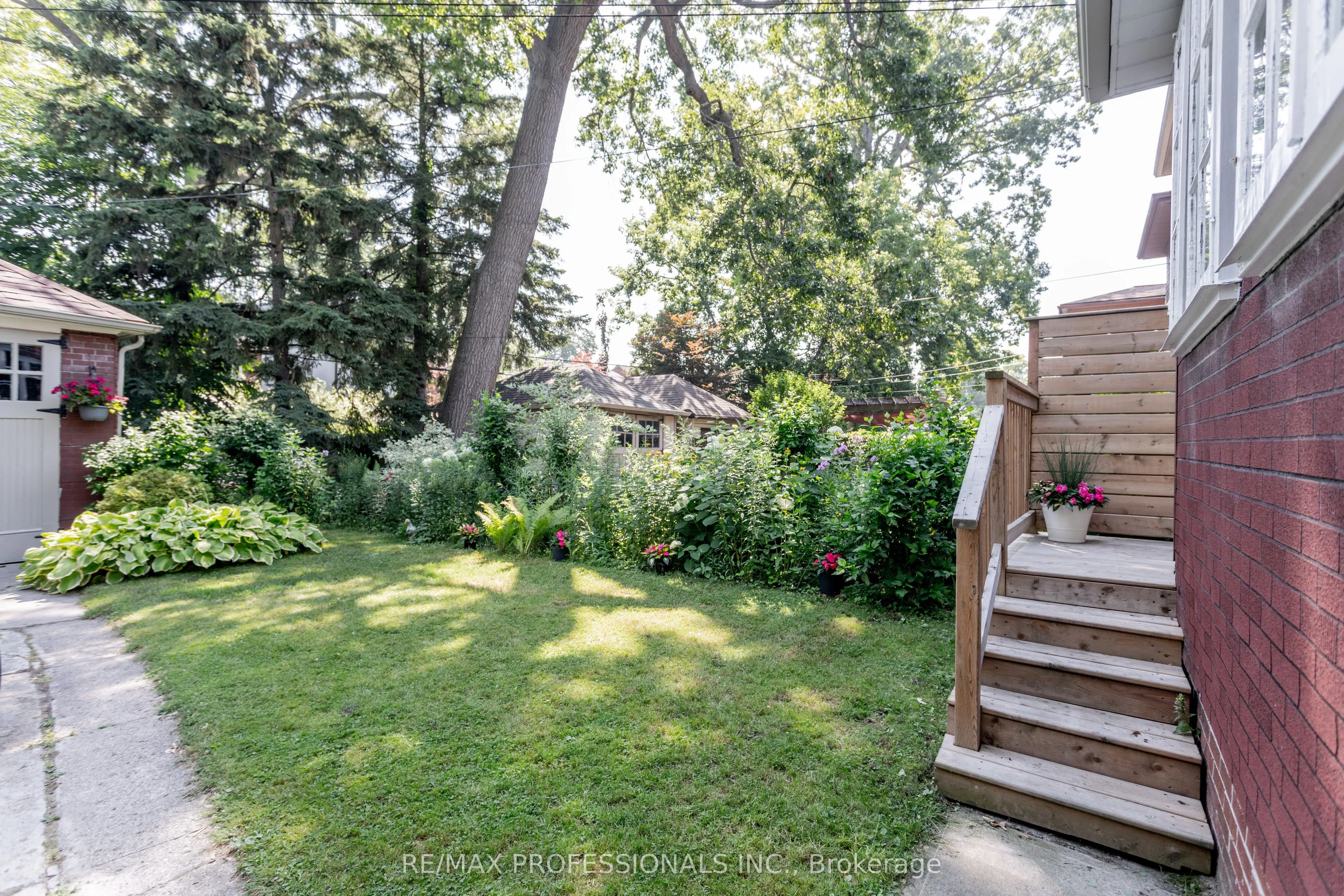 377 Armadale Avenue