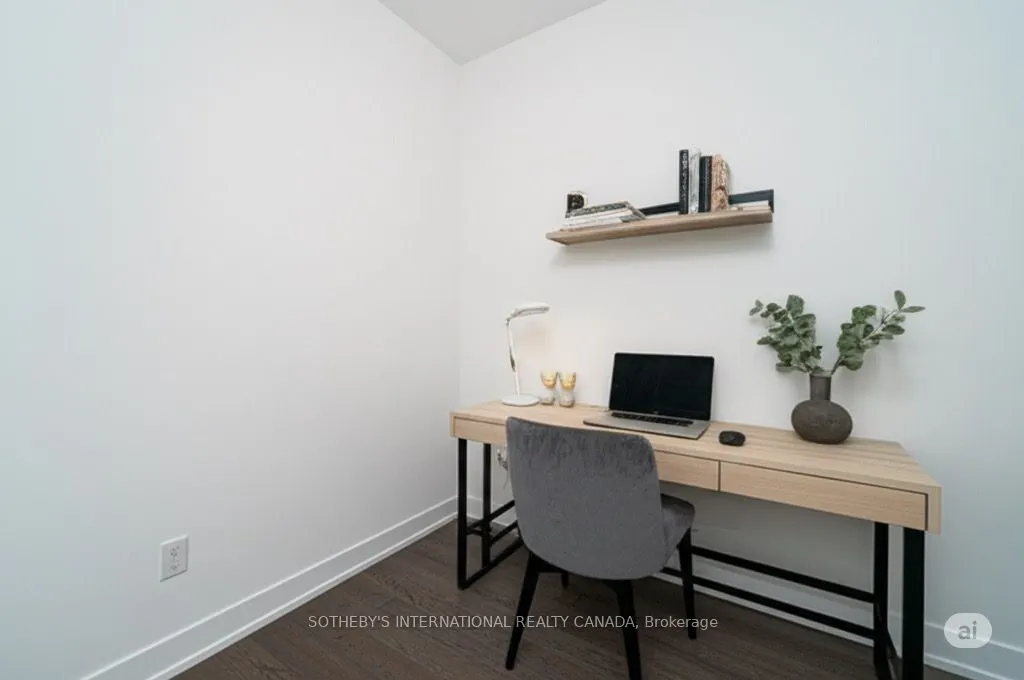 1063 Douglas McCurdy Common, #614