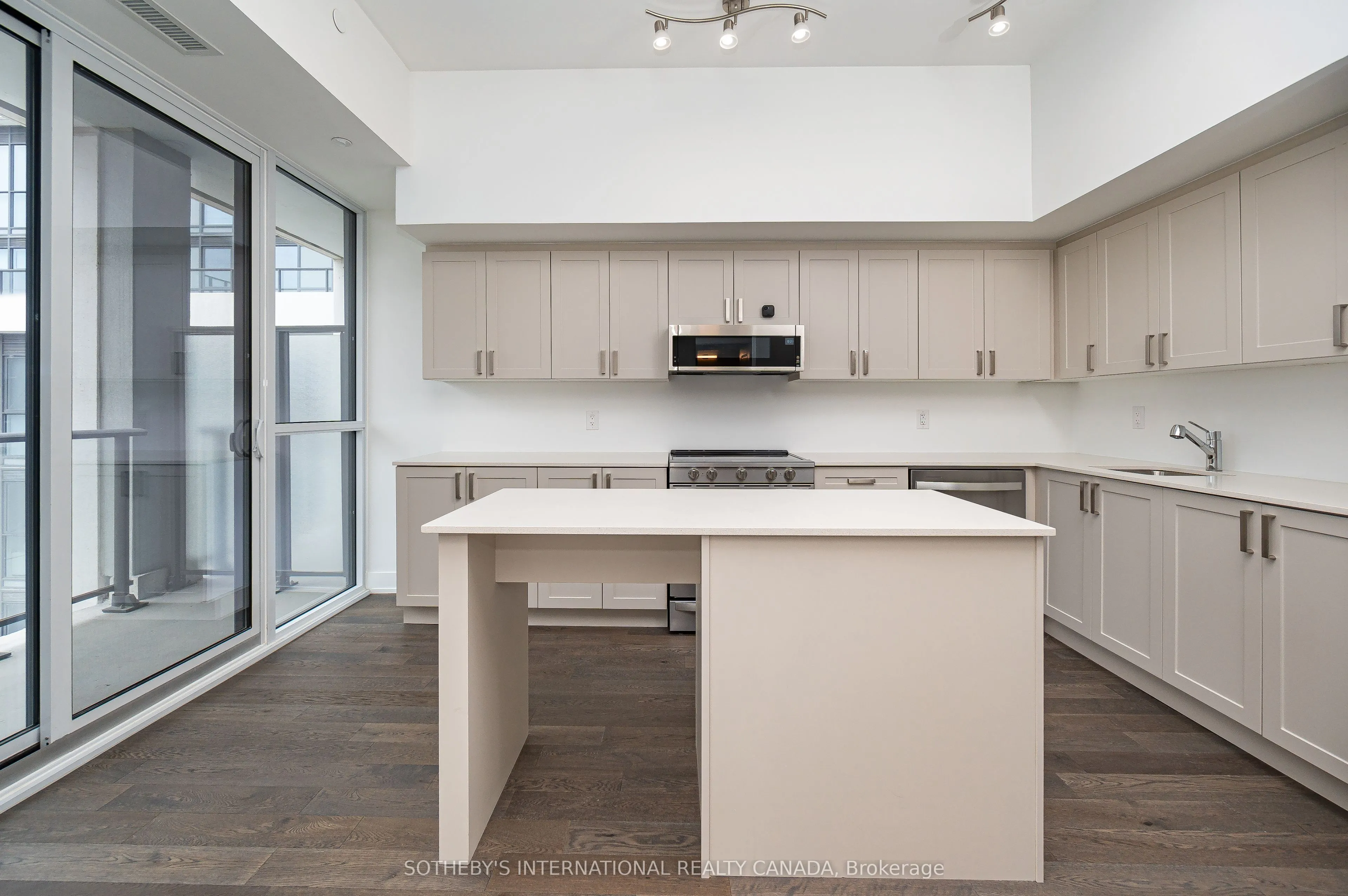 1063 Douglas McCurdy Common, #614