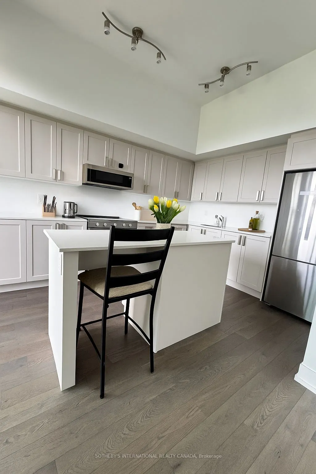 1063 Douglas McCurdy Common, #614