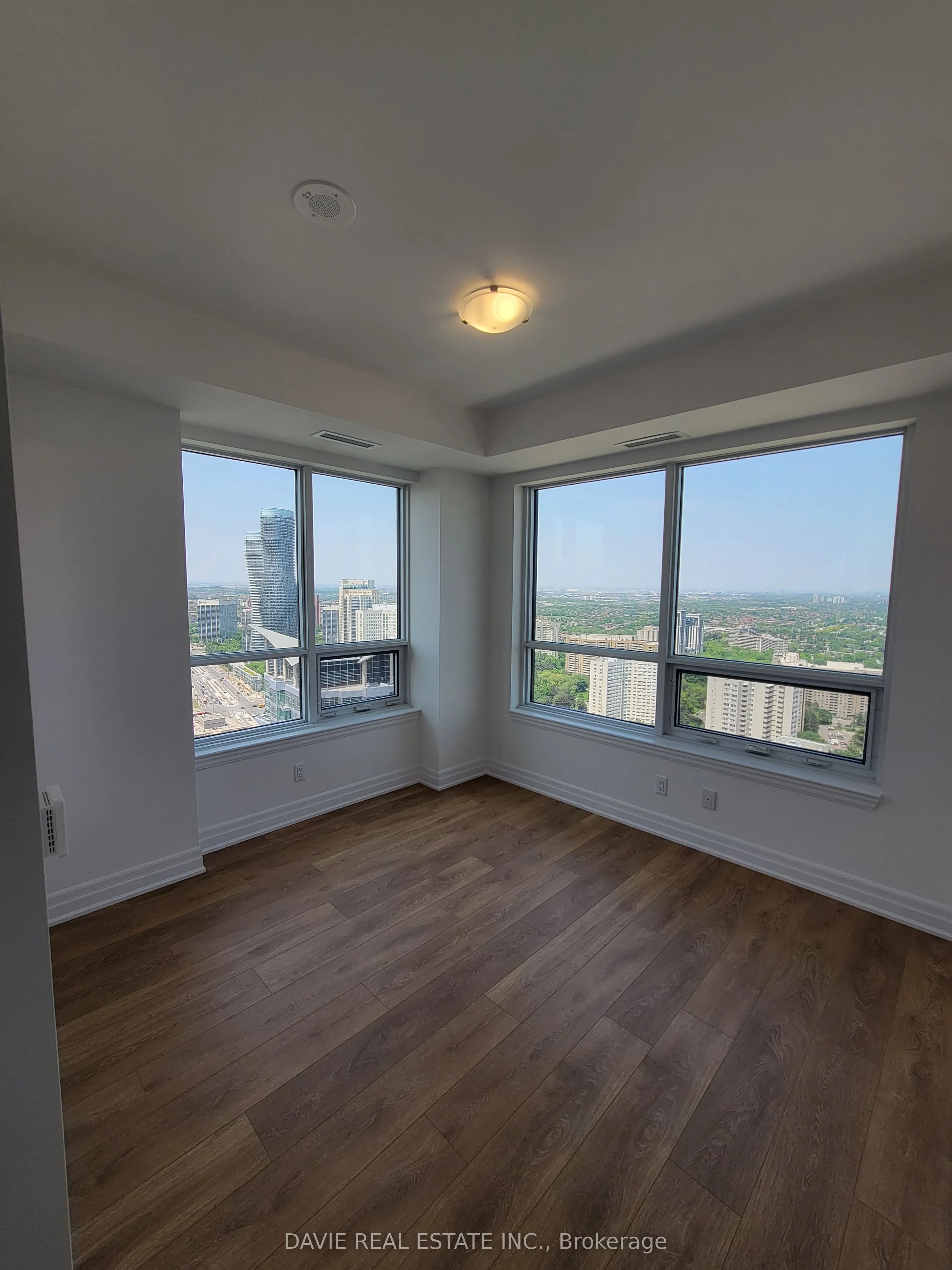 30 Elm Drive W, #3502