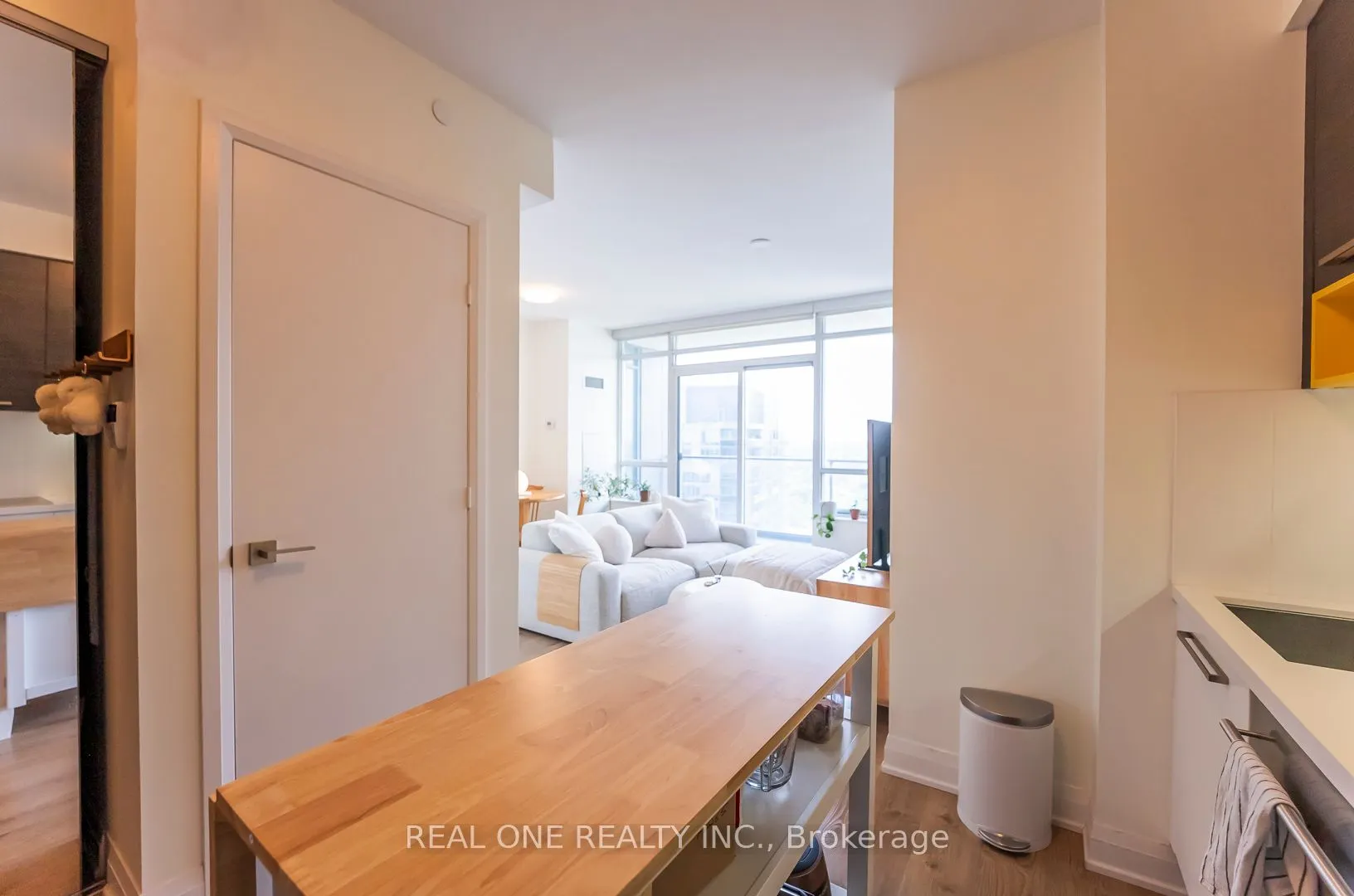 36 Park Lawn Road, #2708