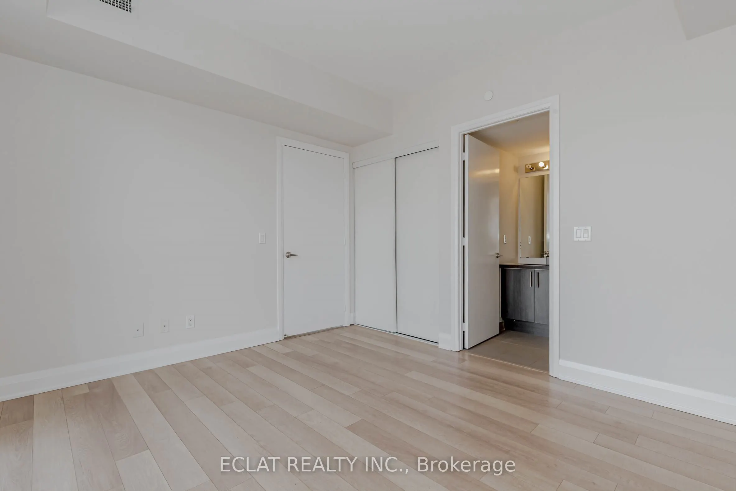 16 McAdam Avenue, #803