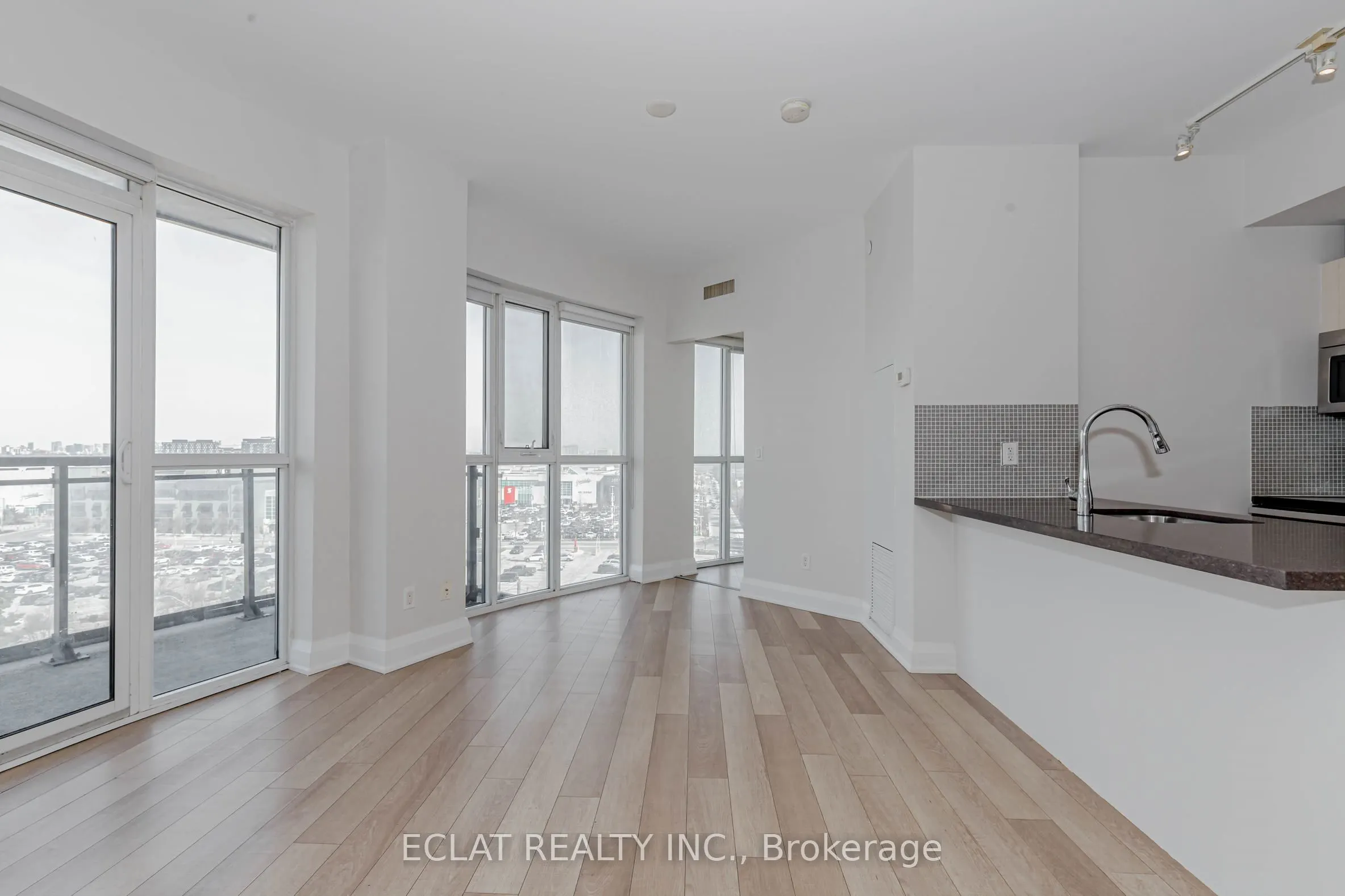 16 McAdam Avenue, #803