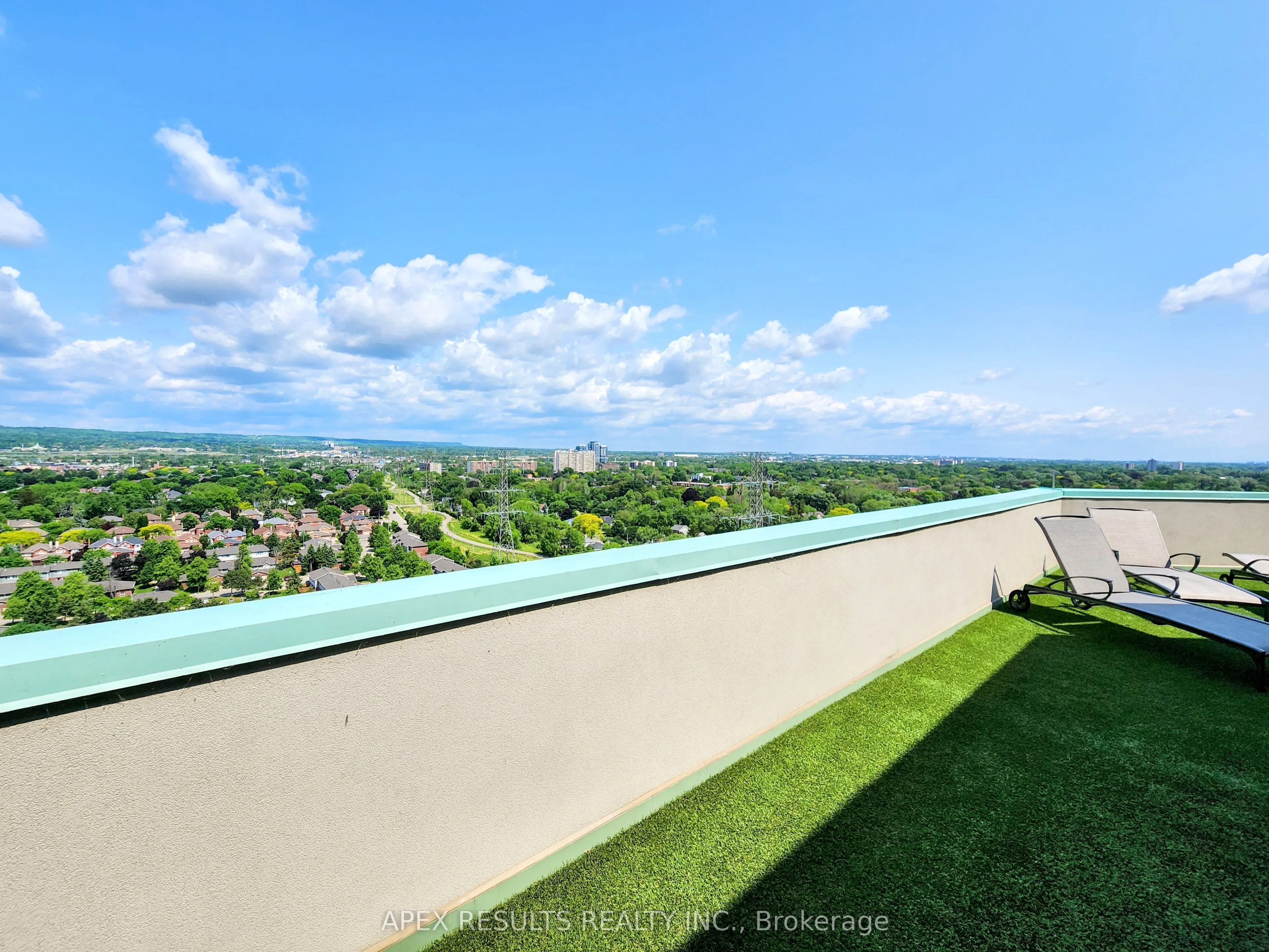 1276 Maple Crossing Boulevard, #208