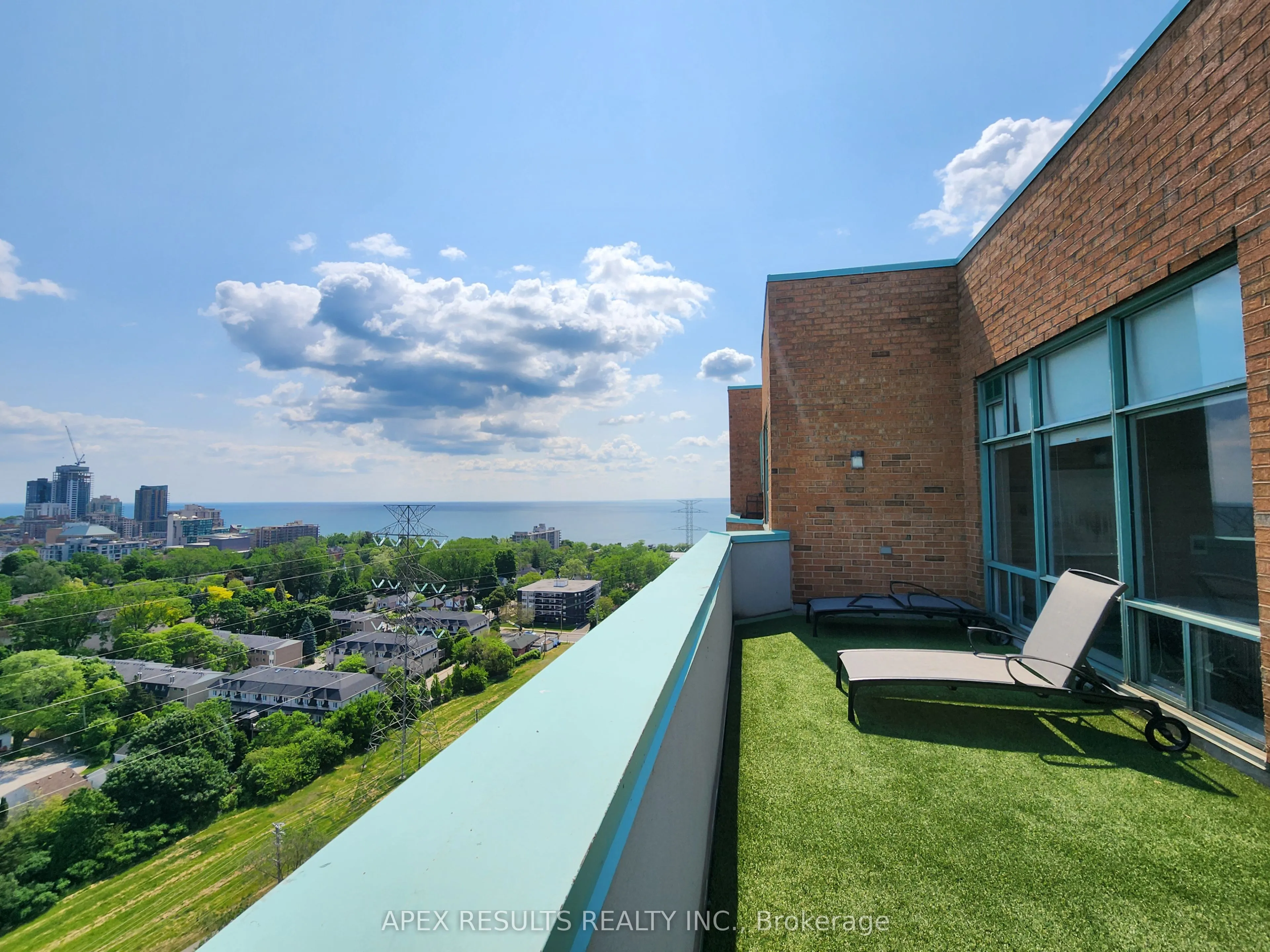1276 Maple Crossing Boulevard, #208