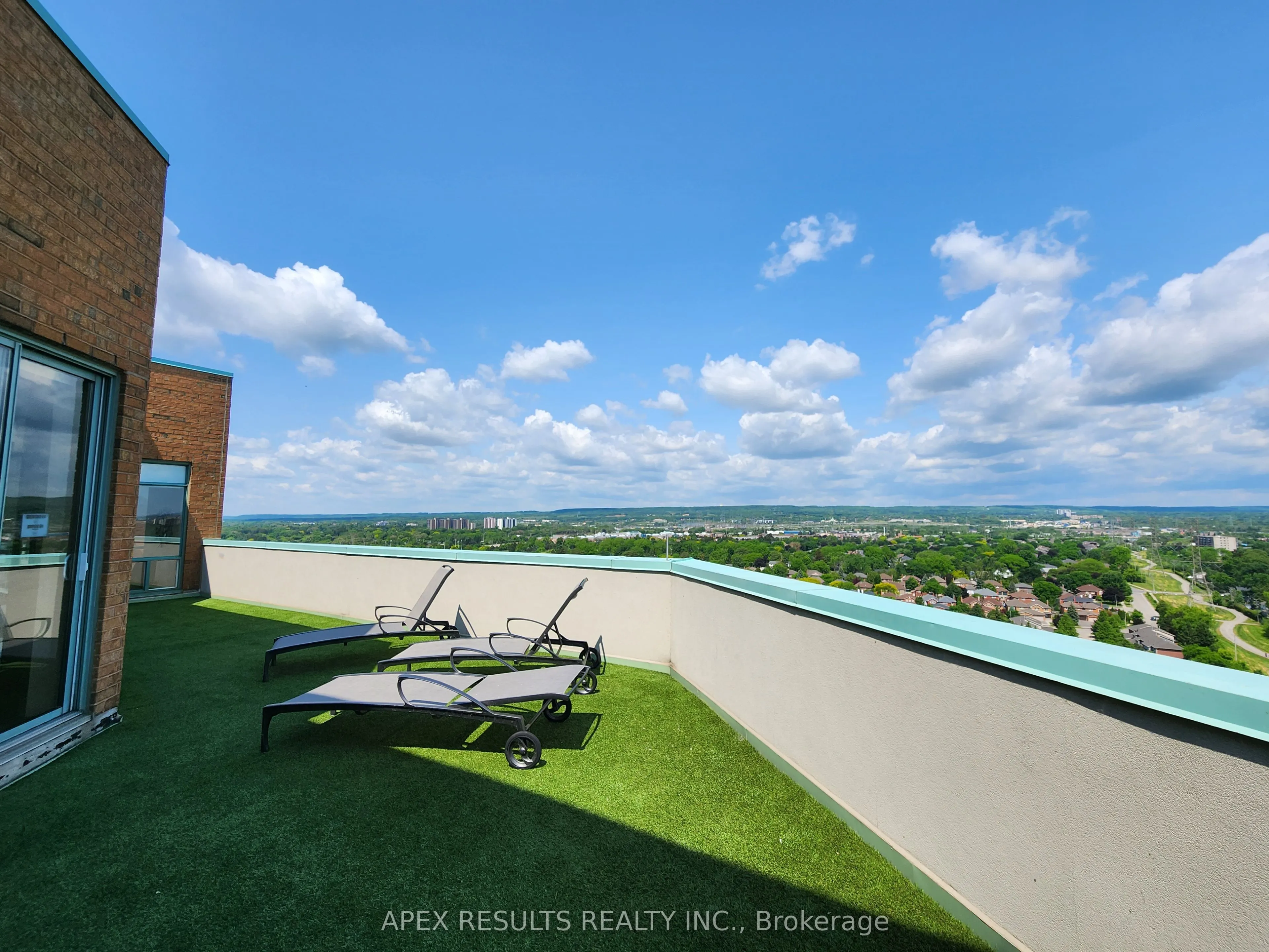 1276 Maple Crossing Boulevard, #208