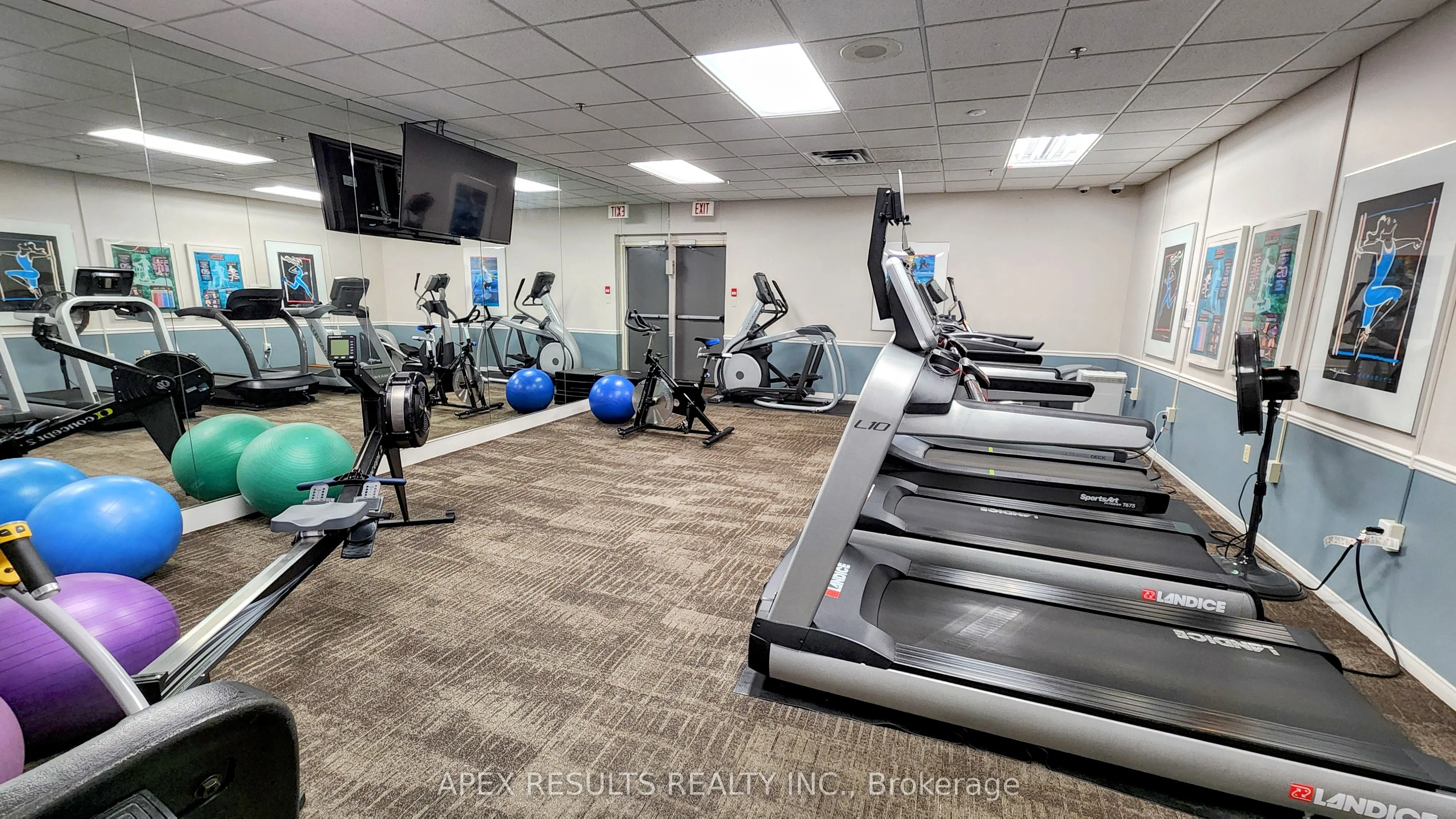 1276 Maple Crossing Boulevard, #208