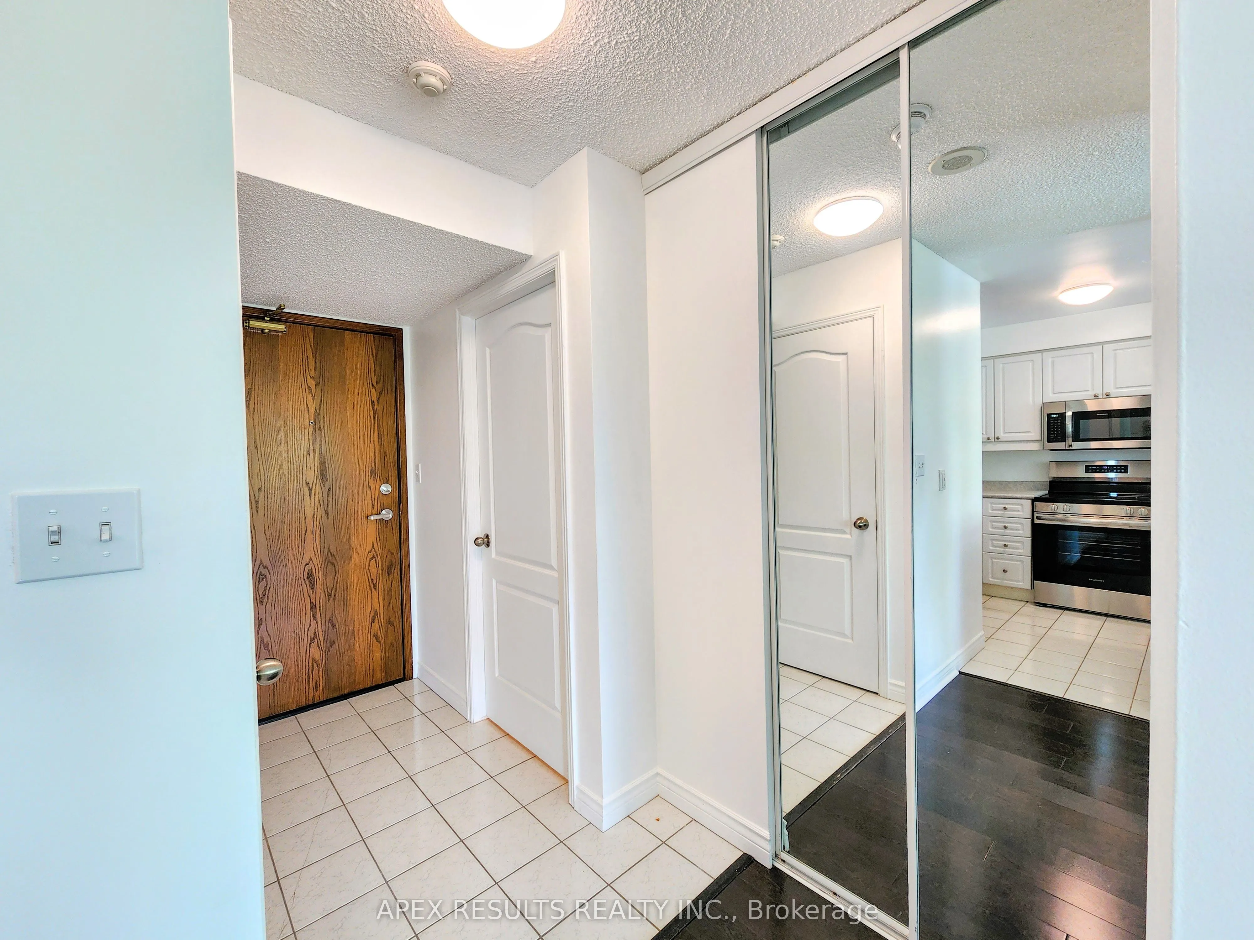 1276 Maple Crossing Boulevard, #208