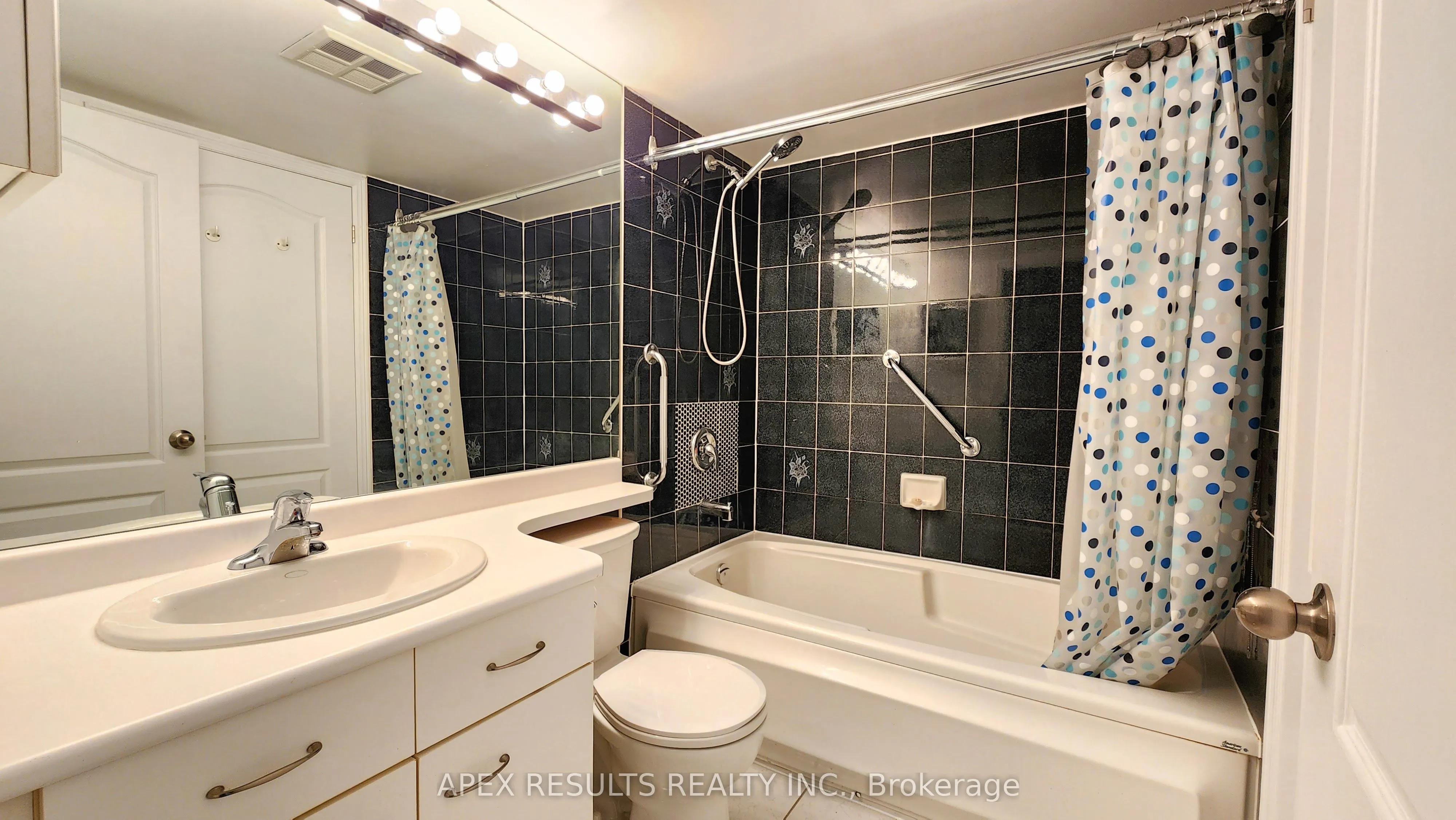 1276 Maple Crossing Boulevard, #208