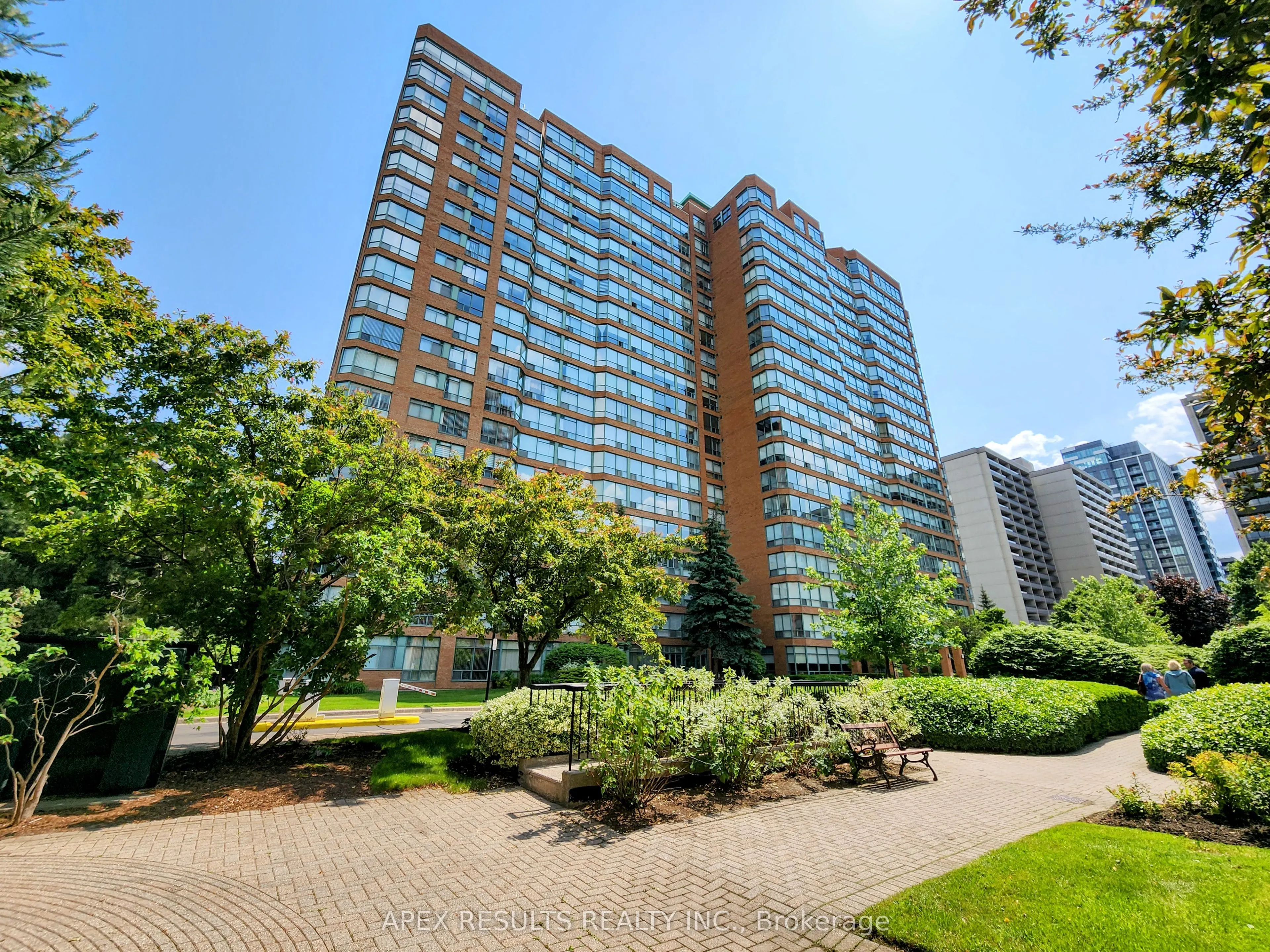 1276 Maple Crossing Boulevard, #208