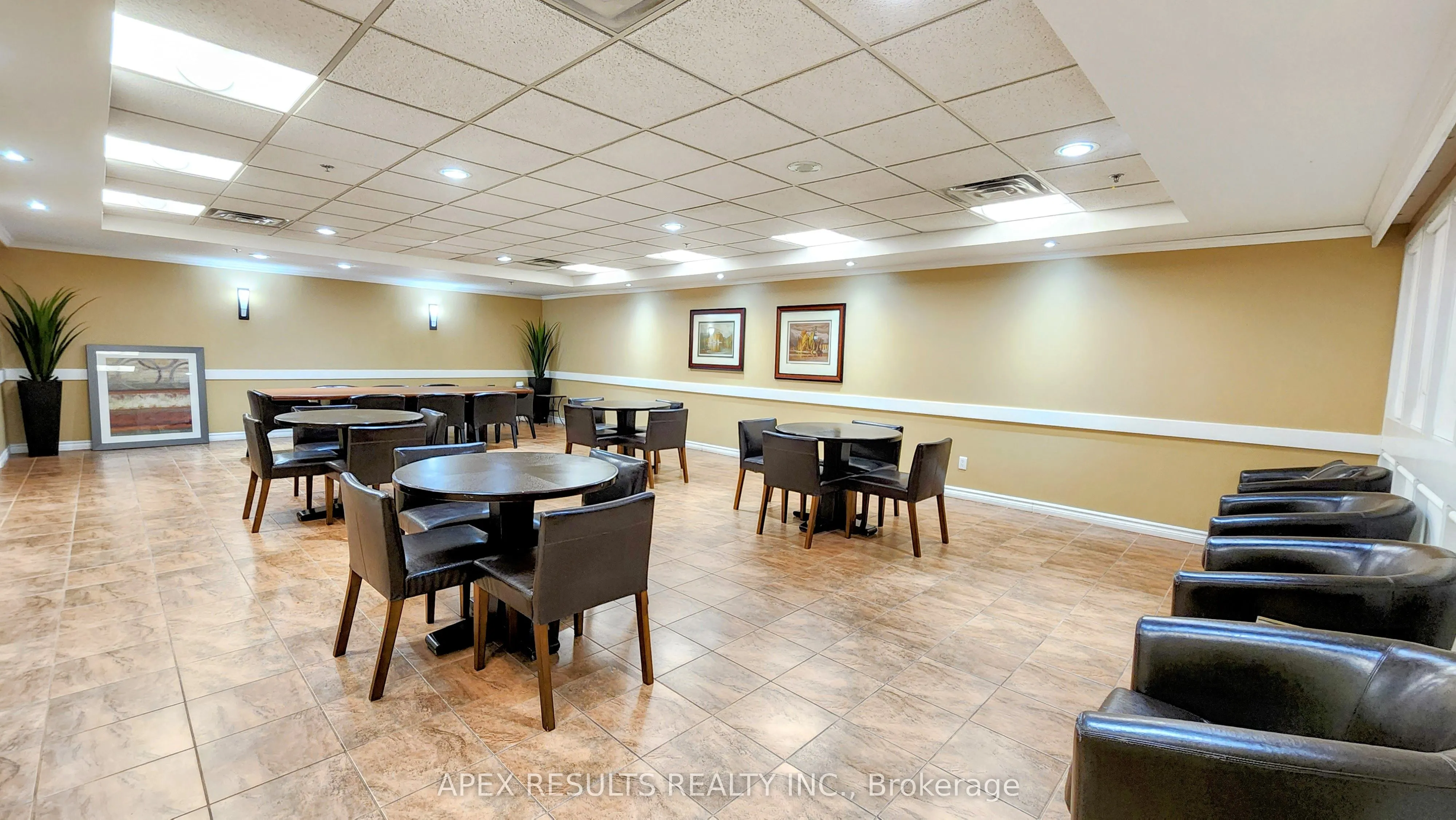 1276 Maple Crossing Boulevard, #208