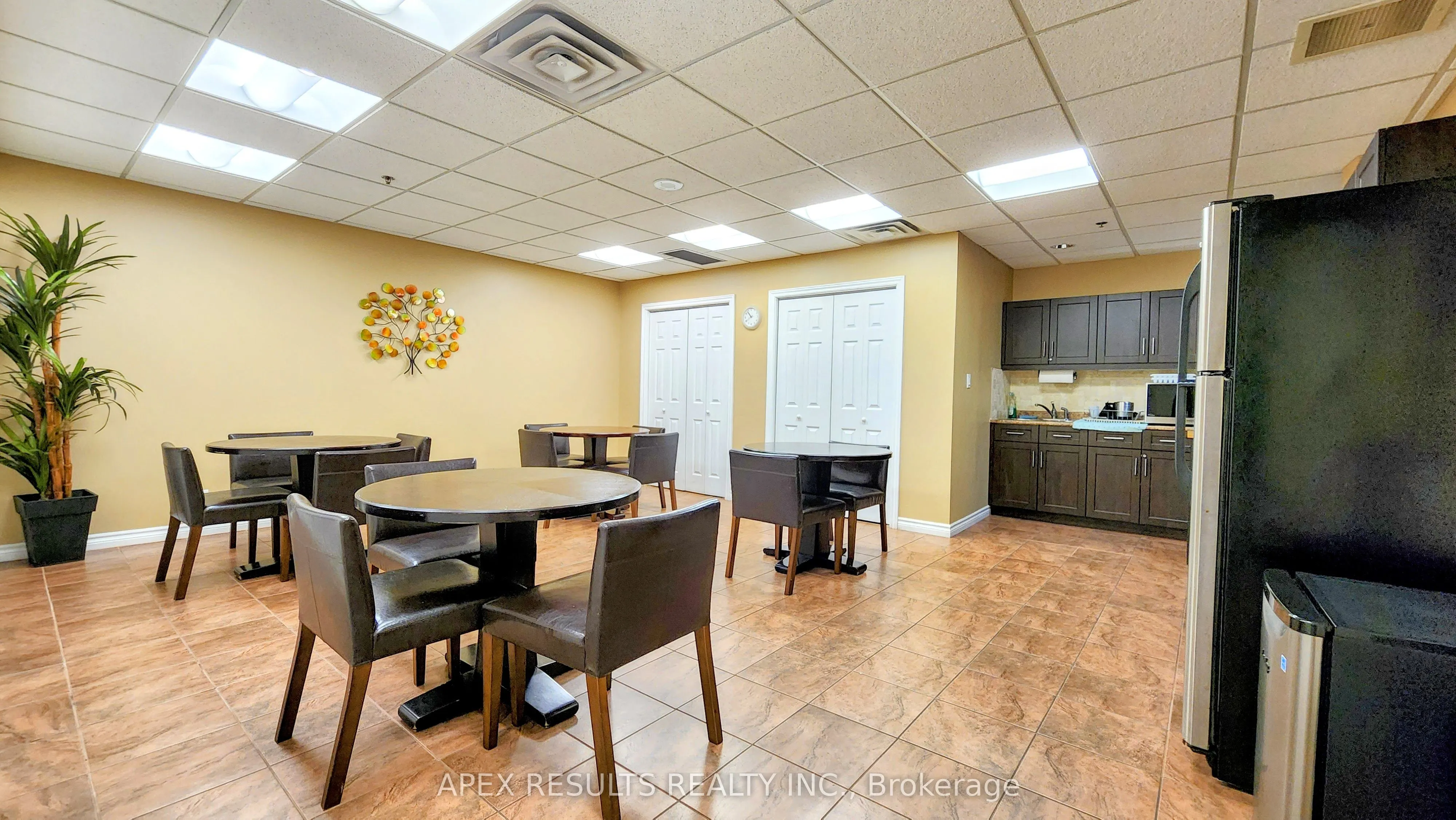 1276 Maple Crossing Boulevard, #208