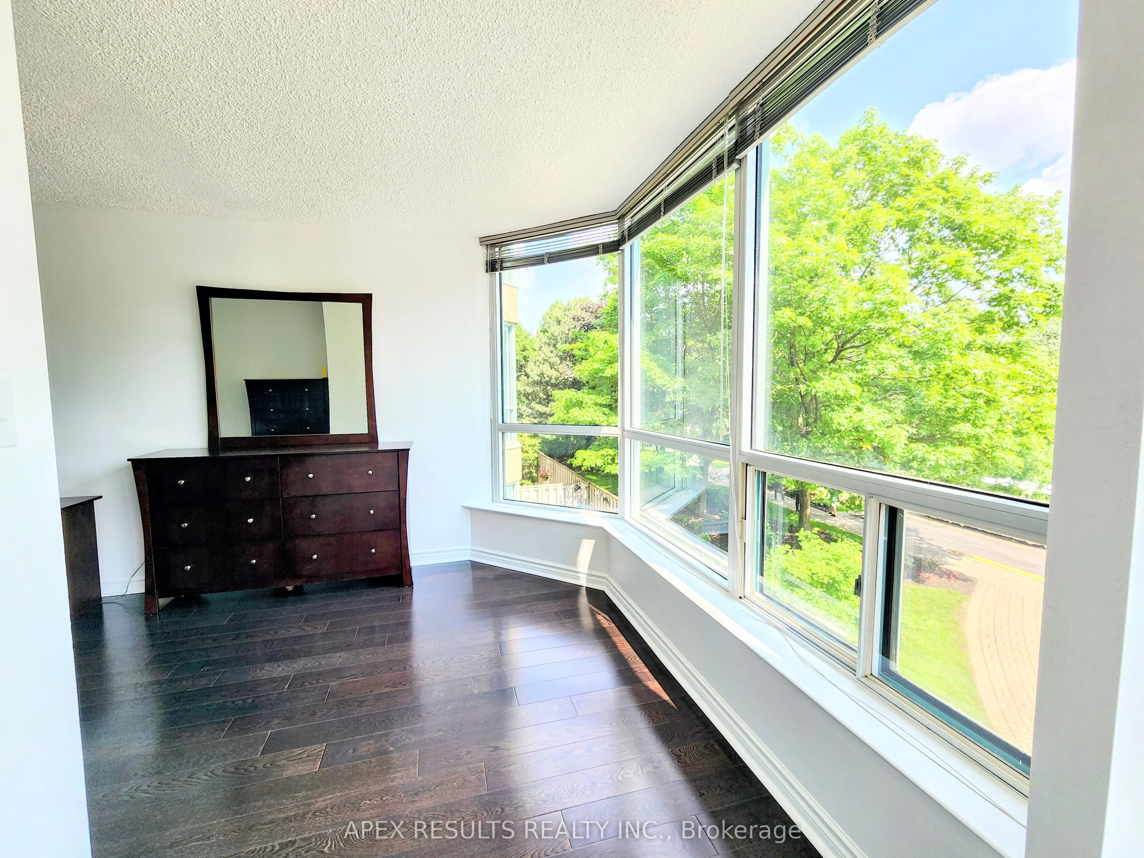 1276 Maple Crossing Boulevard, #208