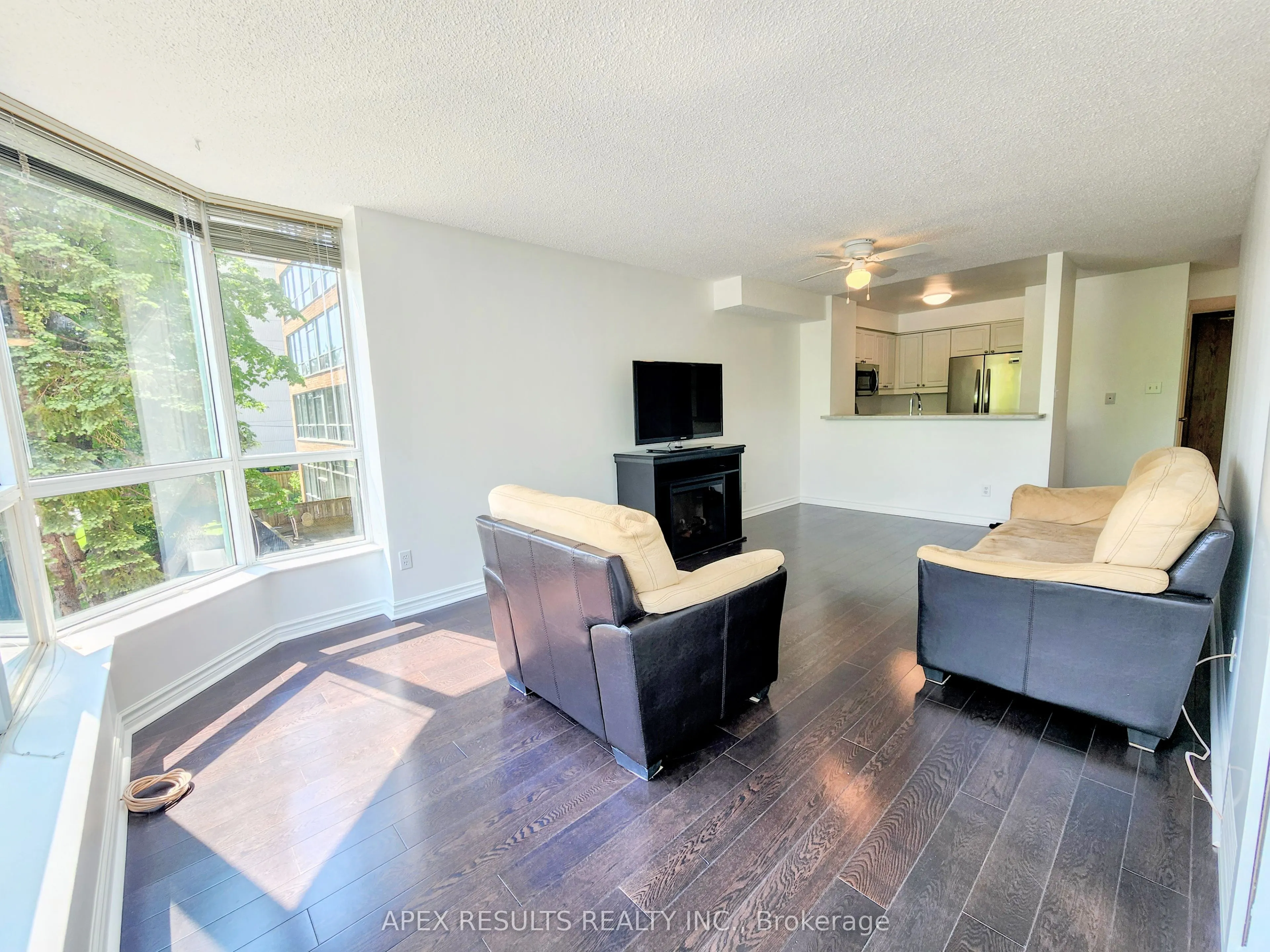 1276 Maple Crossing Boulevard, #208
