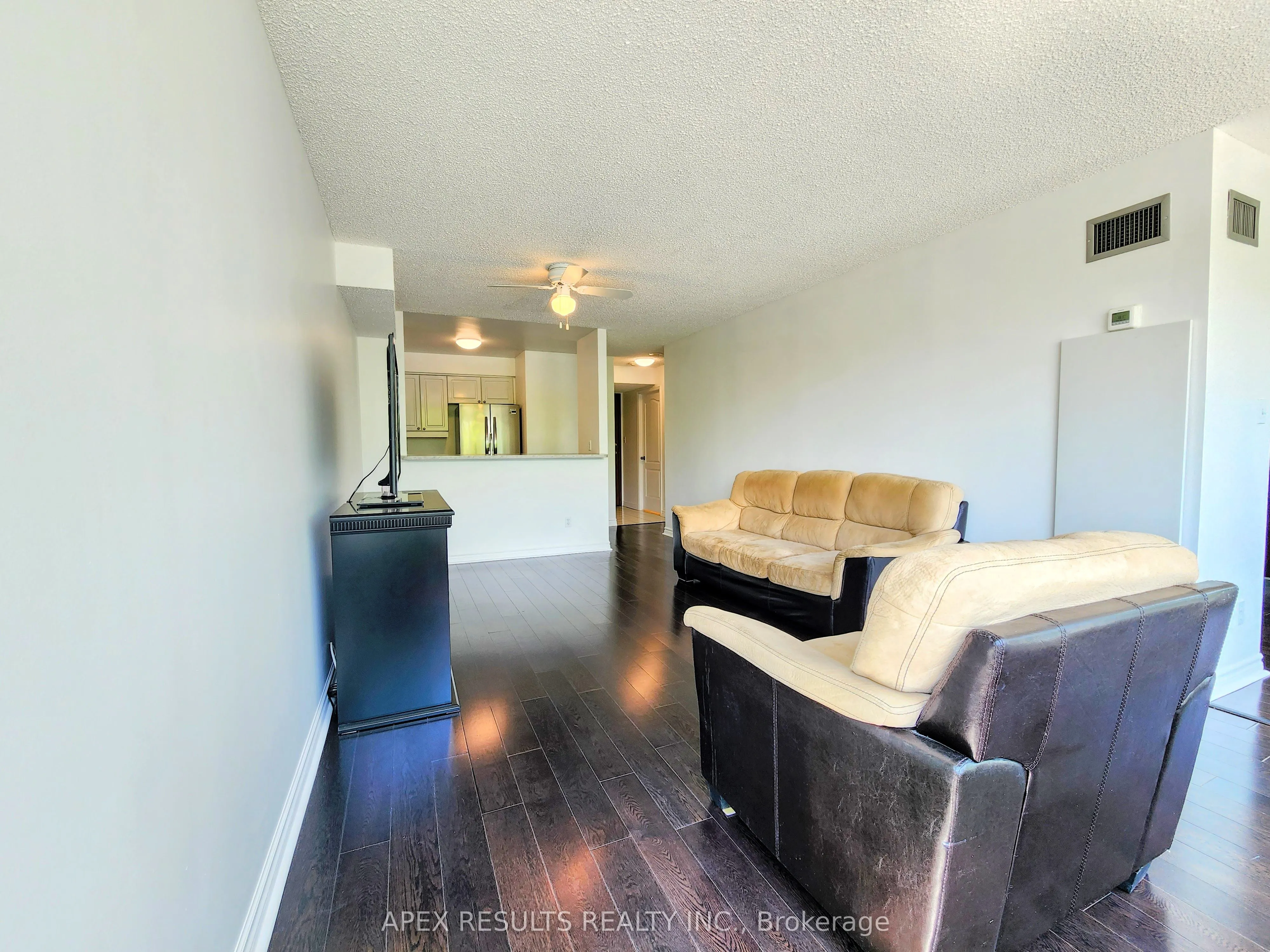 1276 Maple Crossing Boulevard, #208