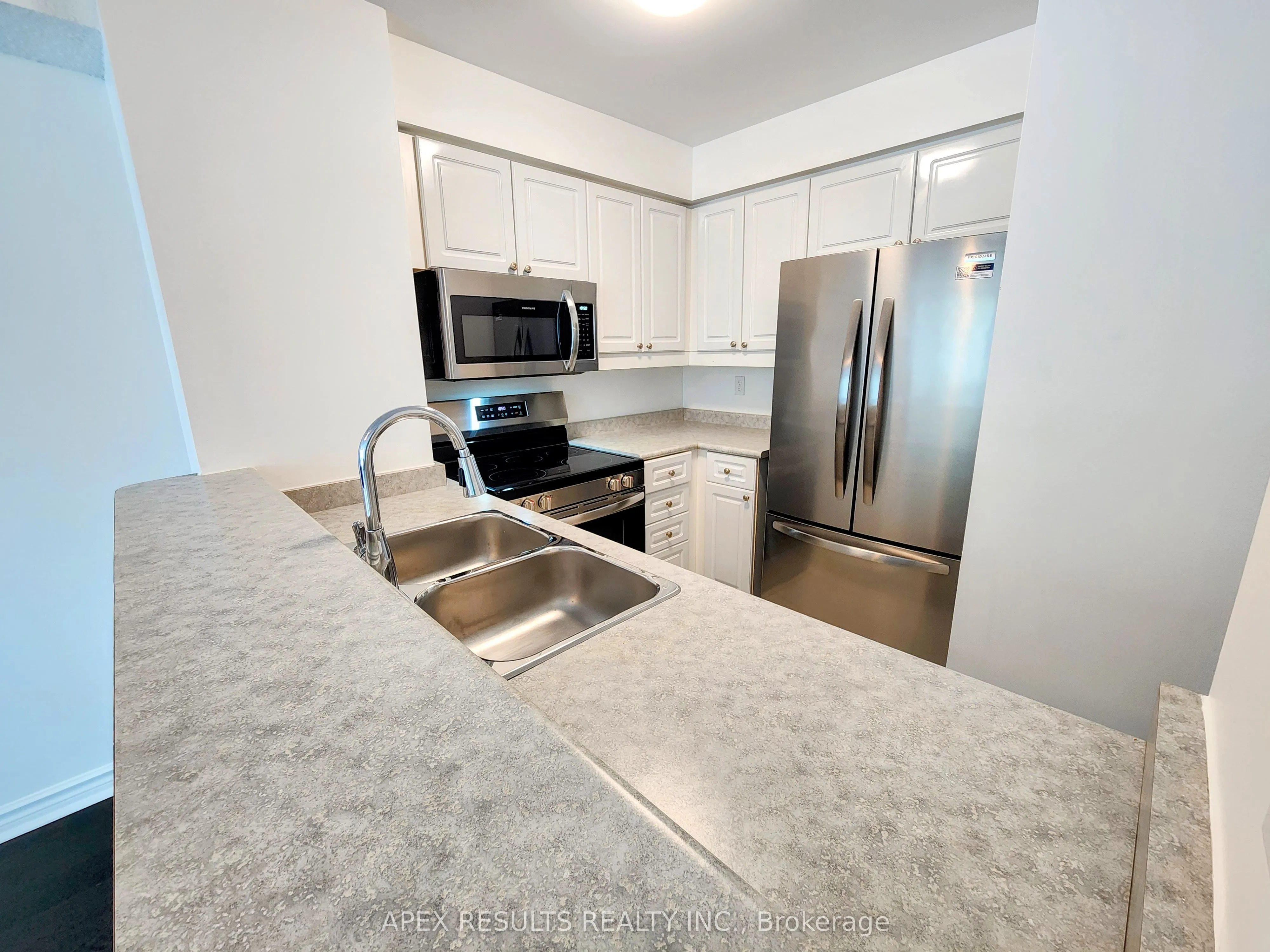 1276 Maple Crossing Boulevard, #208