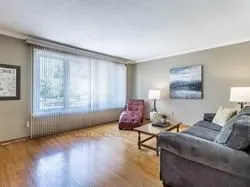 8 Cheshire Drive