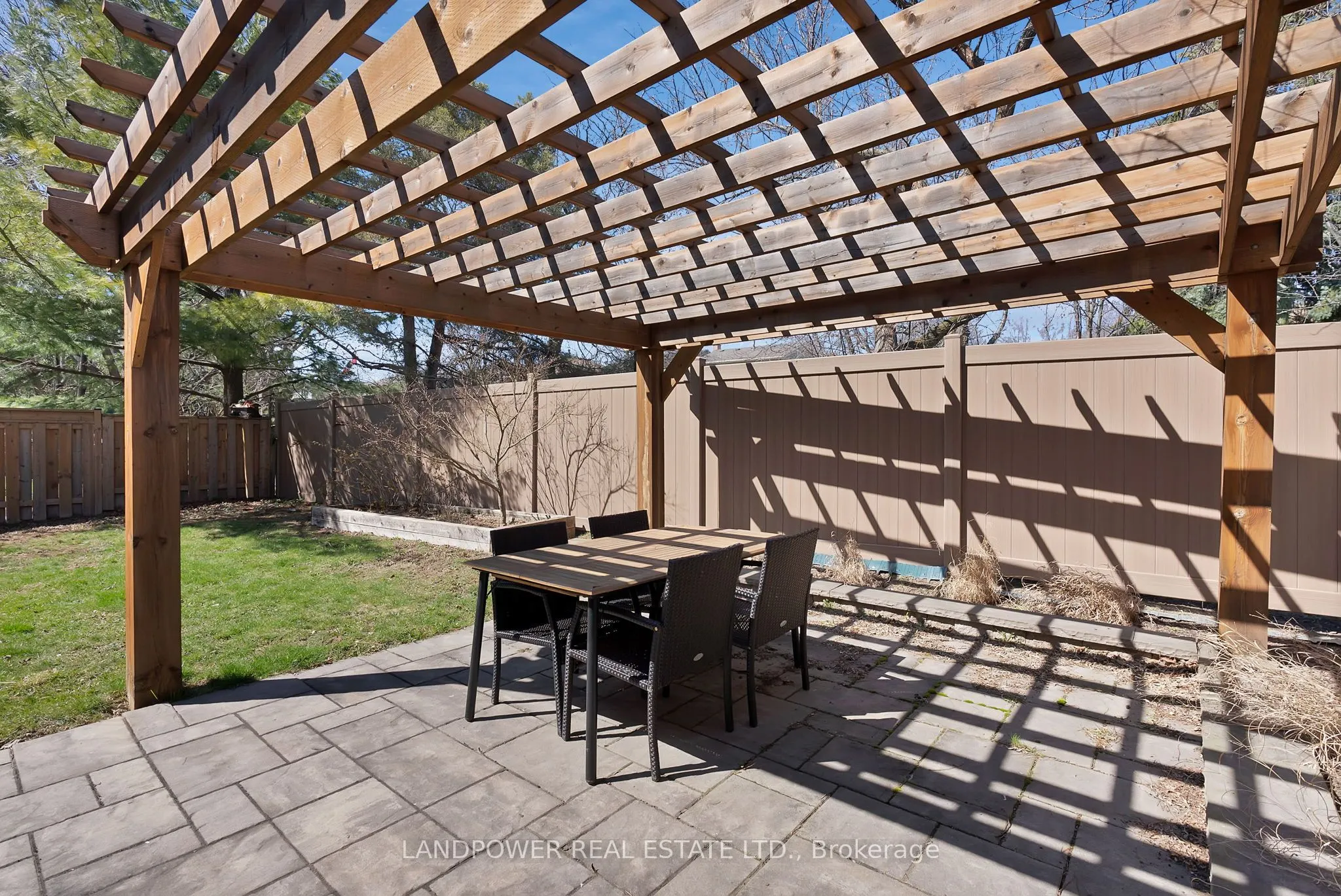 3073 Keynes Crescent