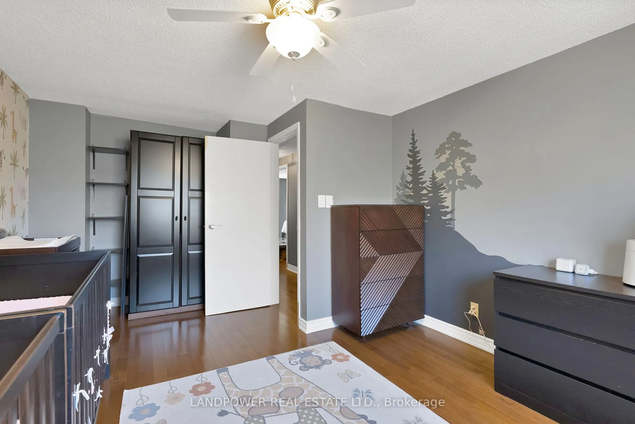 3073 Keynes Crescent