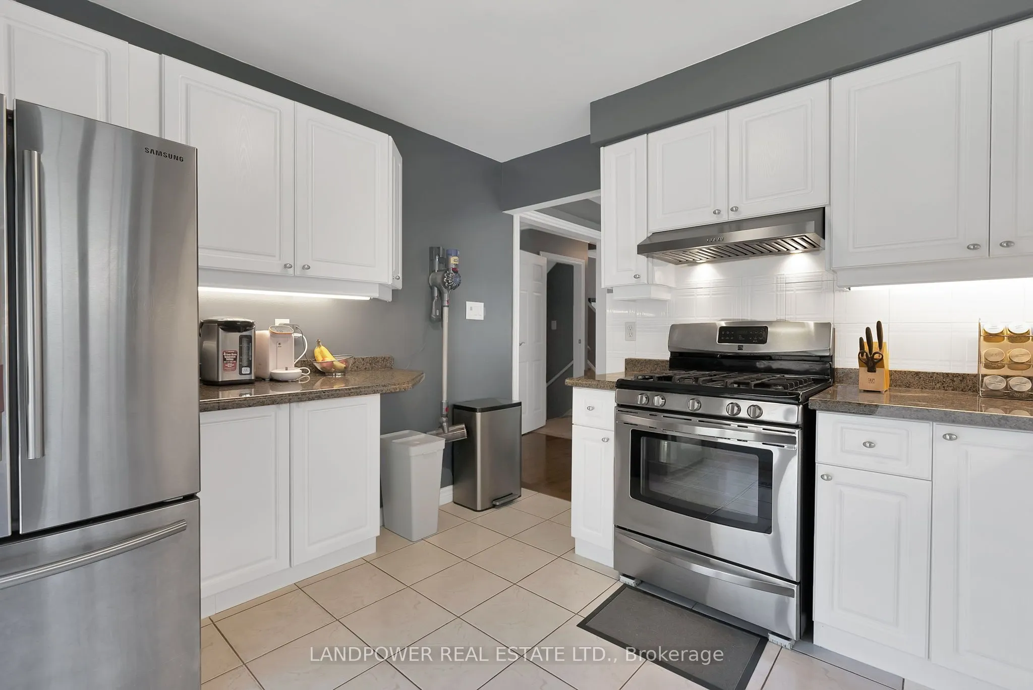3073 Keynes Crescent