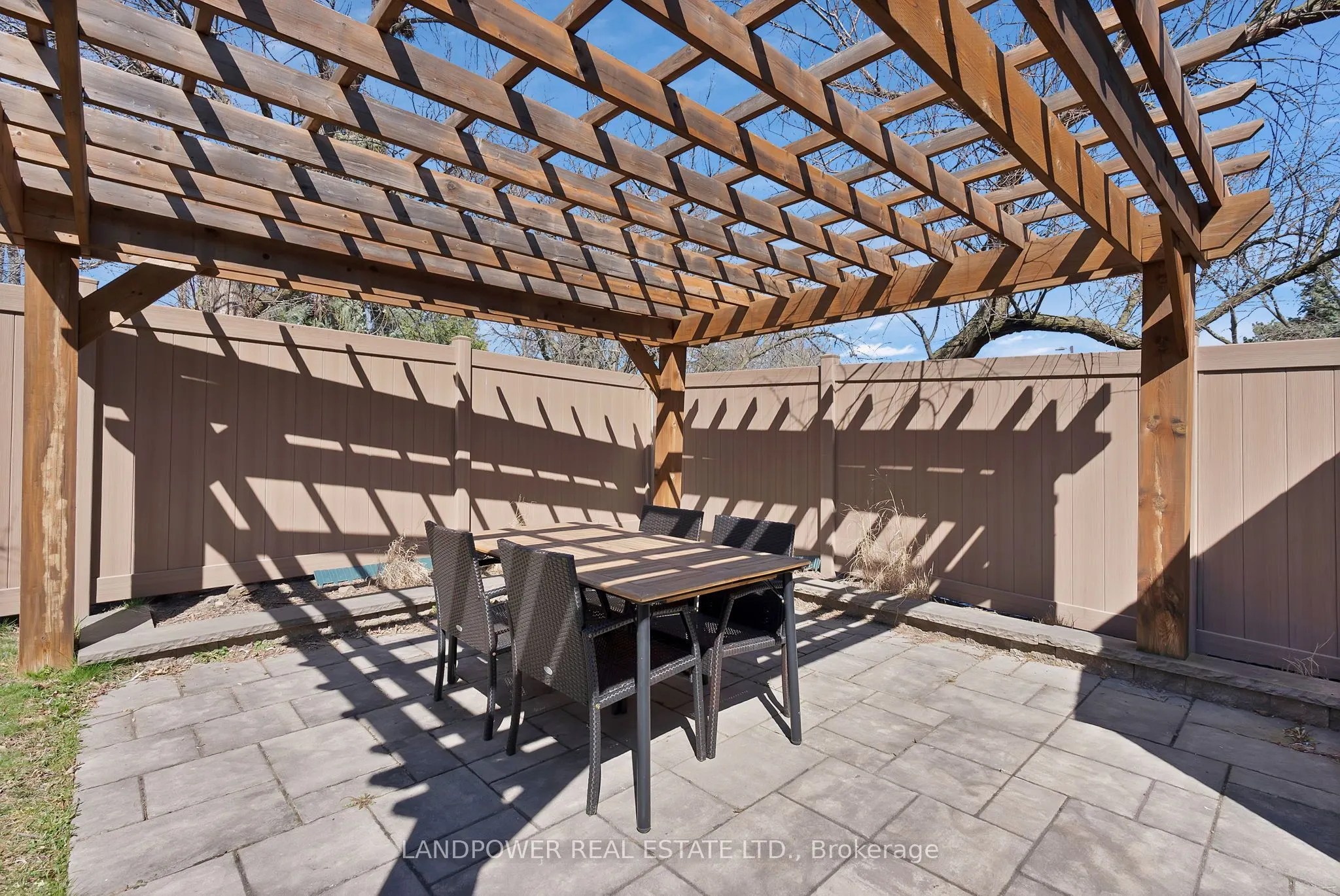 3073 Keynes Crescent