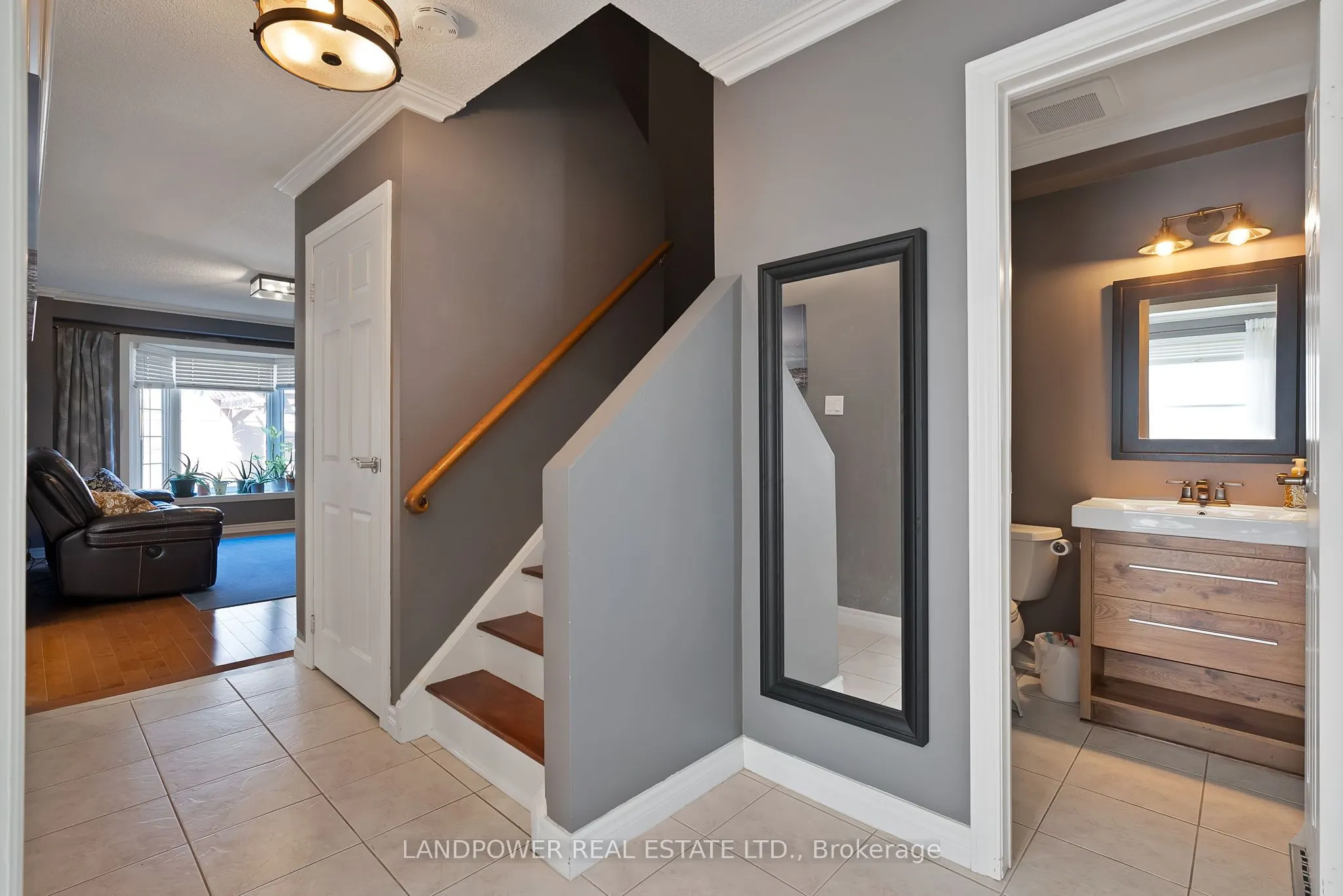 3073 Keynes Crescent