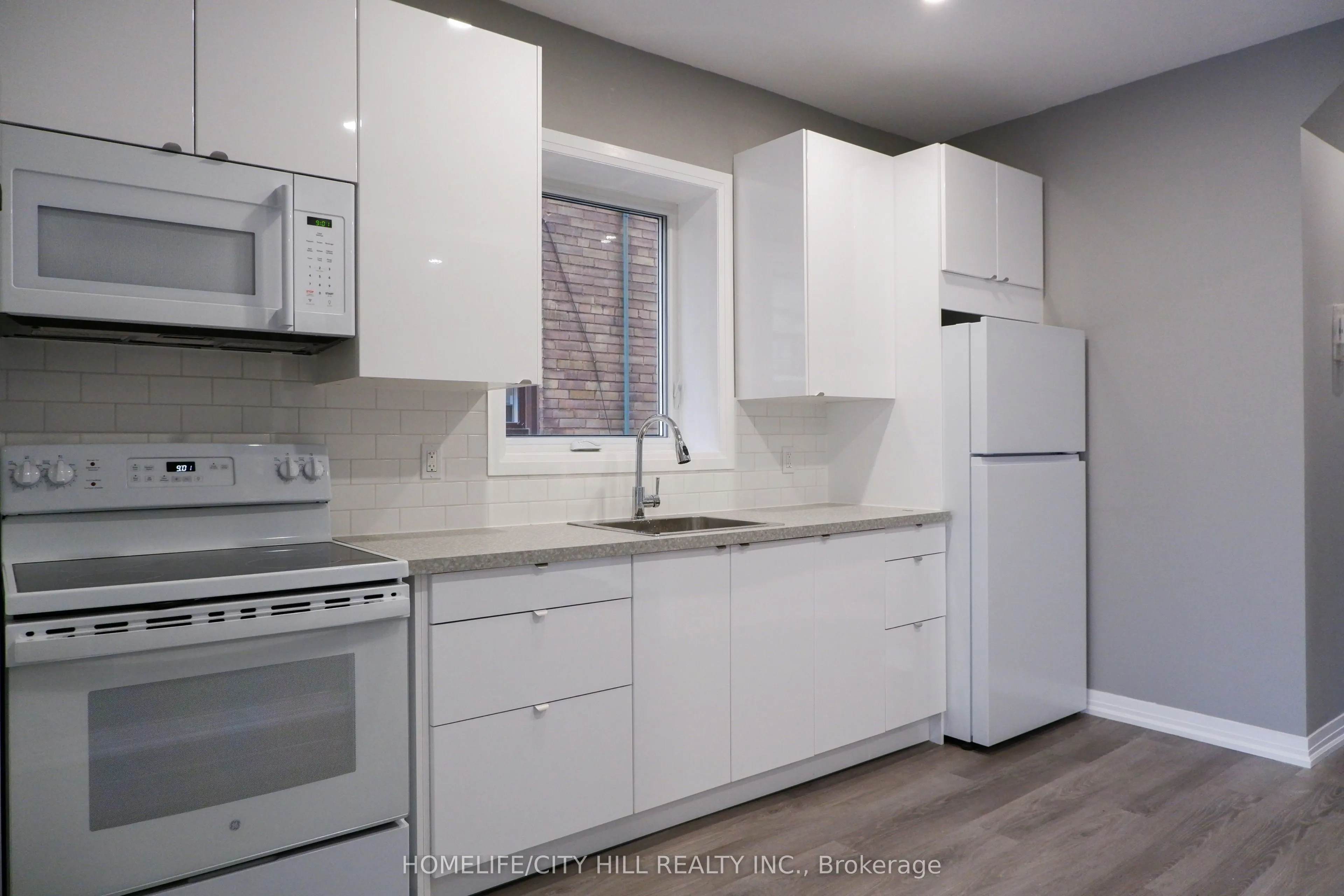 152 Sellers Avenue, #Main Flr