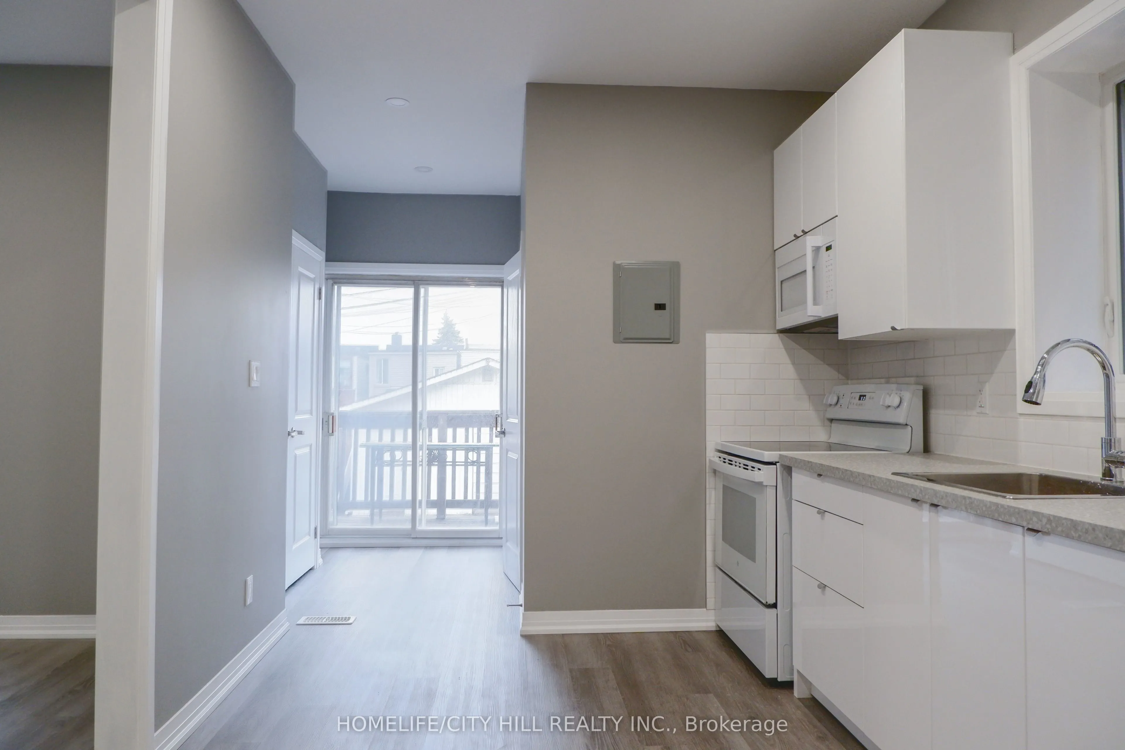152 Sellers Avenue, #Main Flr